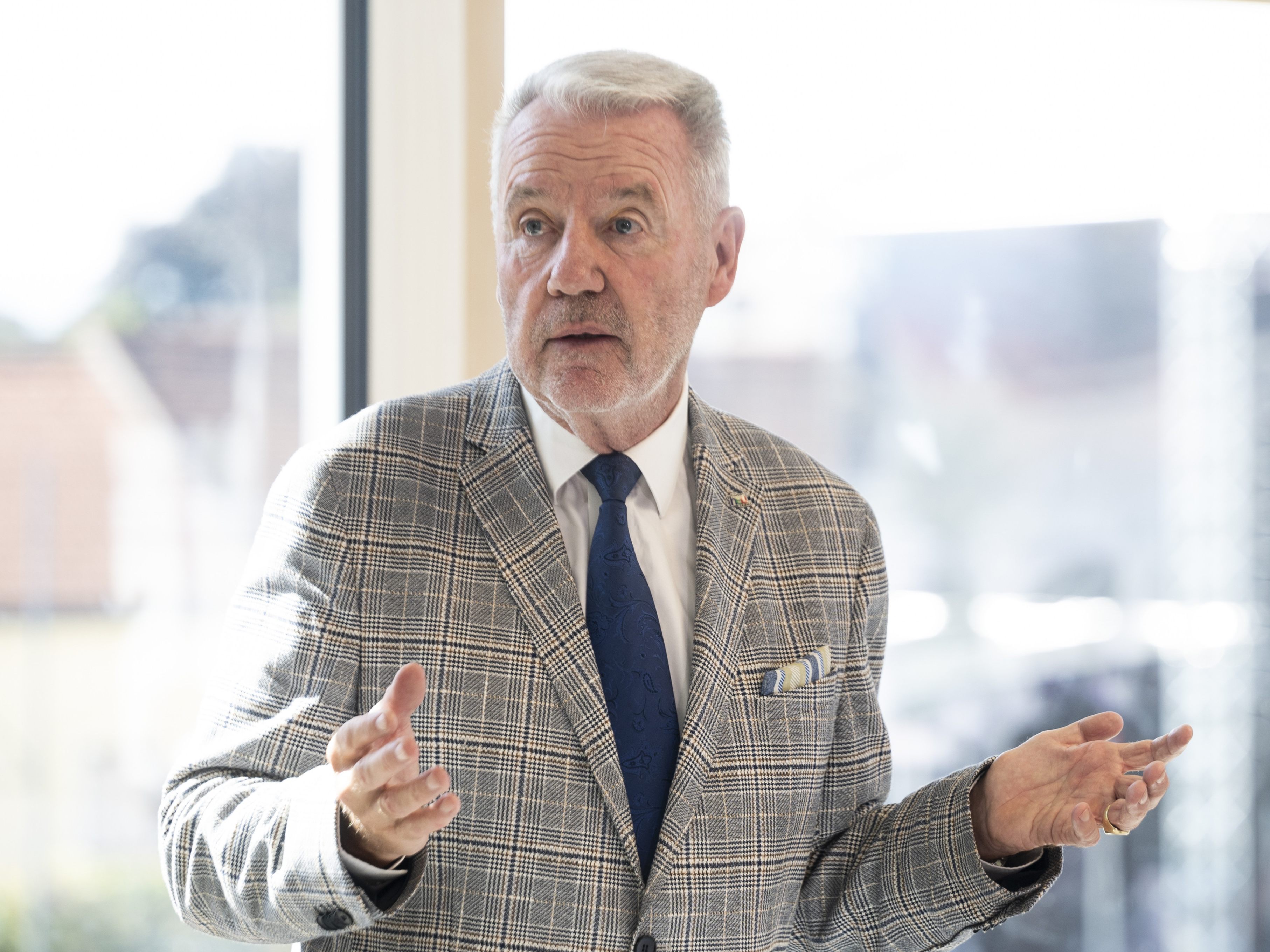 Klubobmann Klaus Schneeberger hielt fest, dass die Staatsbürgerschaft ein "Endpunkt erfolgreicher Integration" sein sollte. Klubobmann Klaus Schneeberger hielt fest, dass die Staatsbürgerschaft ein "Endpunkt erfolgreicher Integration" sein sollte.