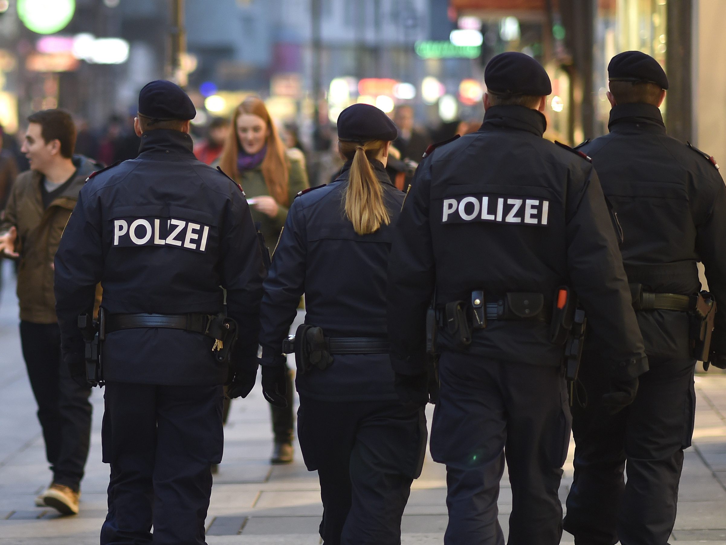 Eine 30-Jährige ging auf zwei Wiener Polizistinnen los. Eine 30-Jährige ging auf zwei Wiener Polizistinnen los.