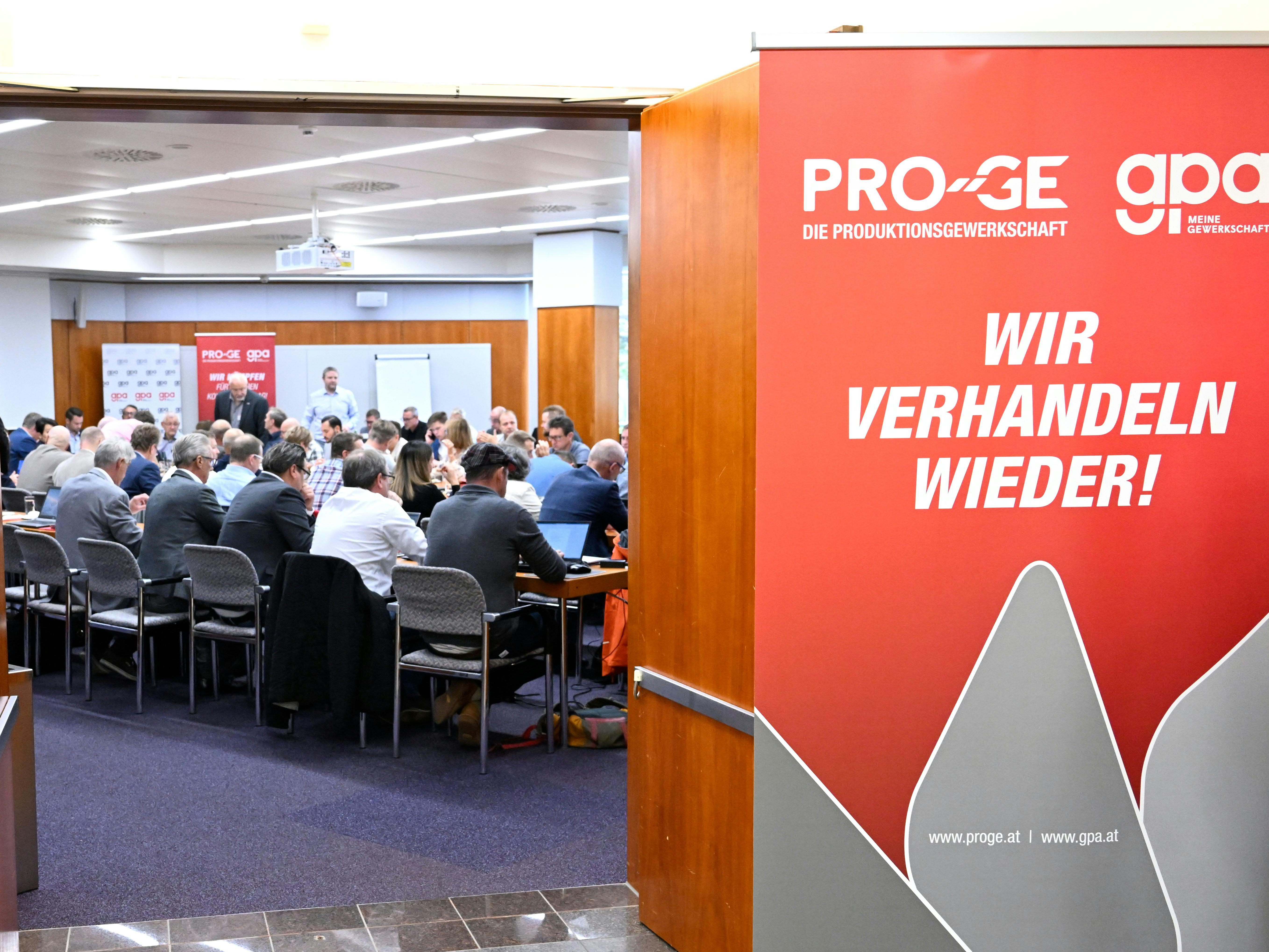 Die Verhandlungen um den Metaller-KV gehen in die nächste Runde. Die Verhandlungen um den Metaller-KV gehen in die nächste Runde.