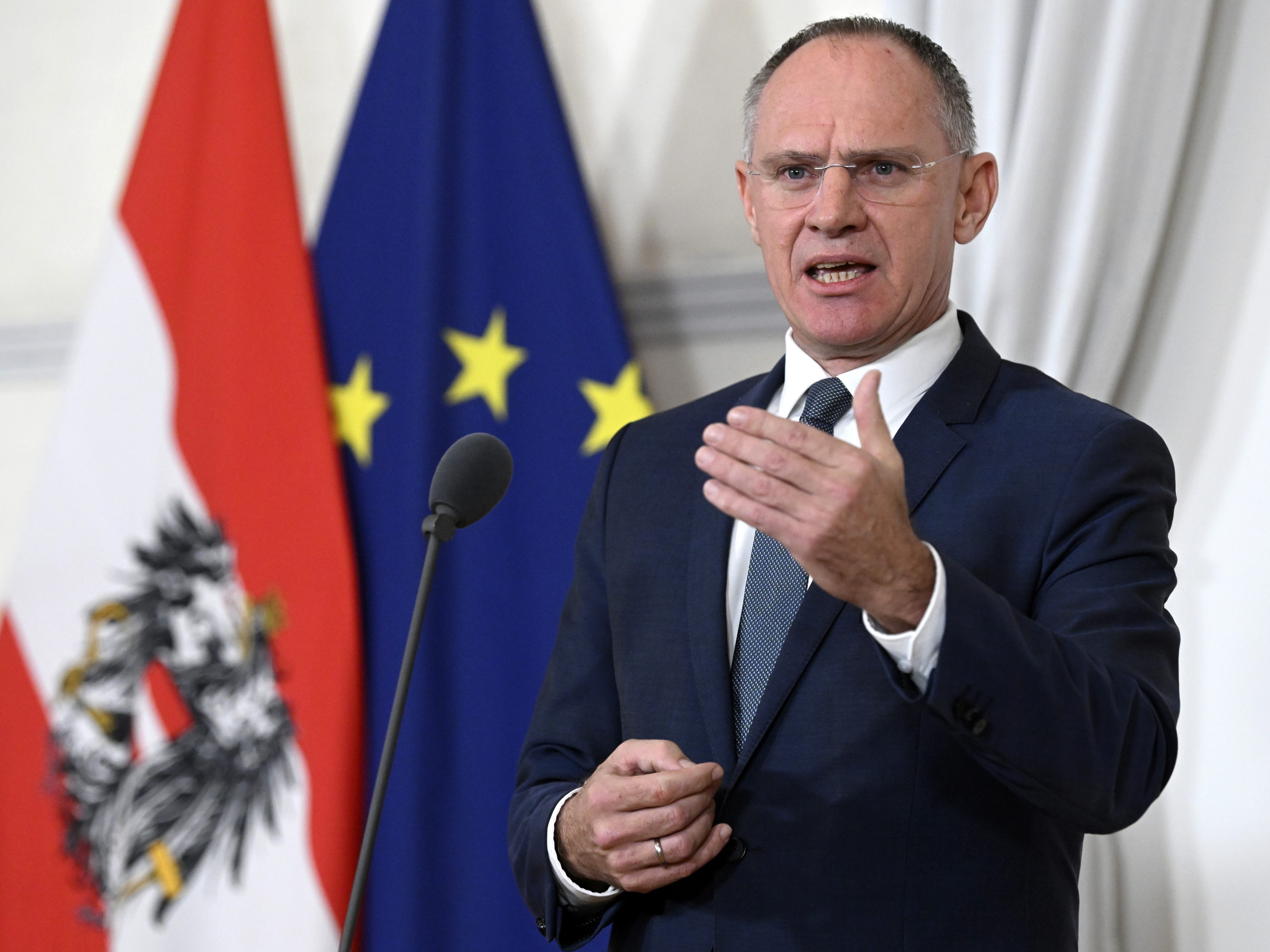 Innenminister Gerhard Karner will sich bezüglich des Schengen-Beitritts von Kroatien nicht festlegen. Innenminister Gerhard Karner will sich bezüglich des Schengen-Beitritts von Kroatien nicht festlegen.