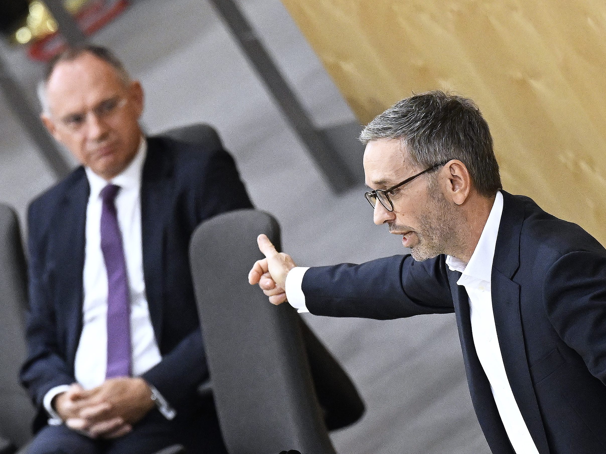 Das Innenministerium kapituliere laut FPÖ-Chef Kickl vor einer "Völkerwanderung". Das Innenministerium kapituliere laut FPÖ-Chef Kickl vor einer "Völkerwanderung".