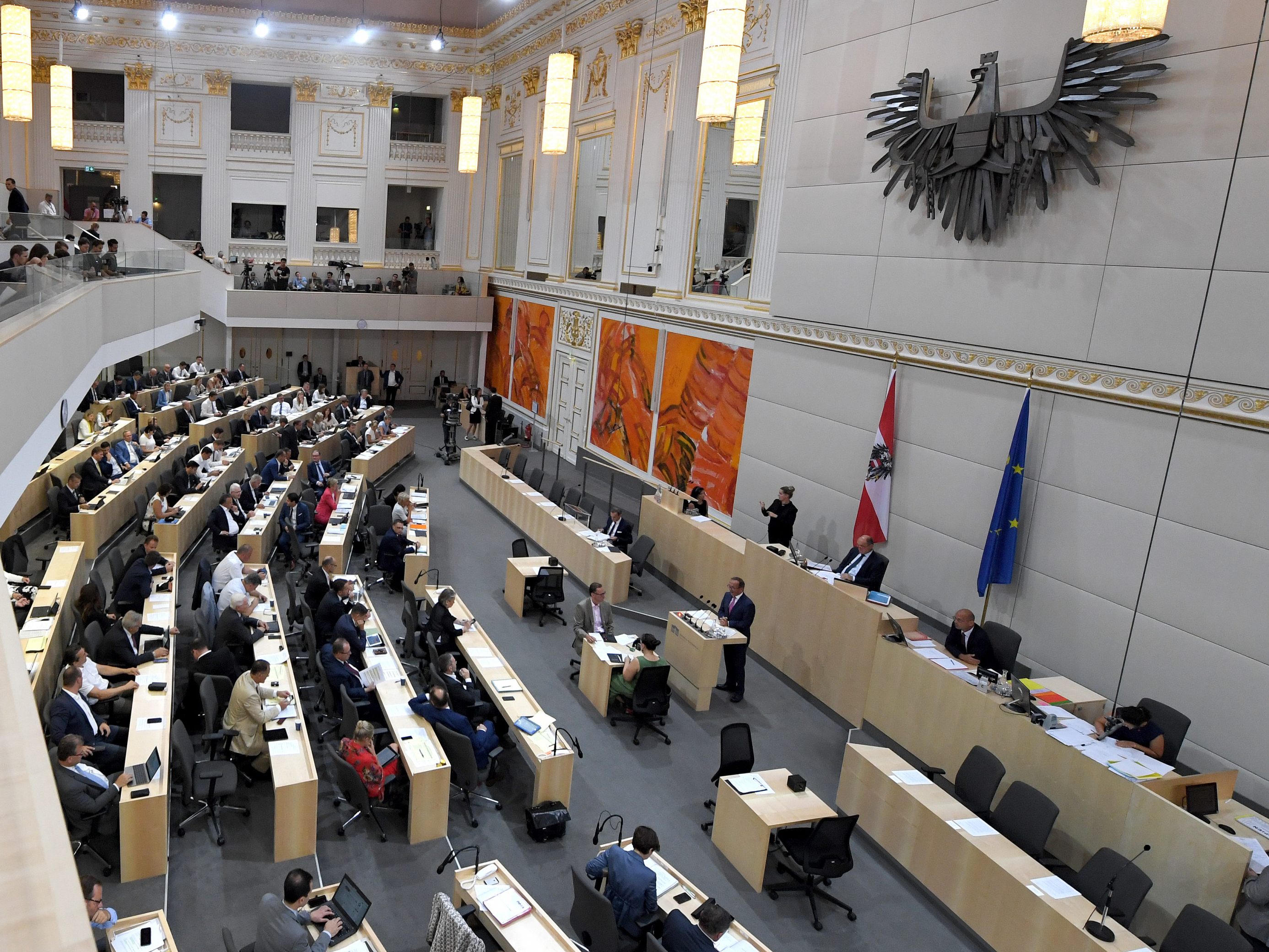 Nur 36 Prozent der Österreicher rechnen mit einer Neuwahl. Nur 36 Prozent der Österreicher rechnen mit einer Neuwahl.