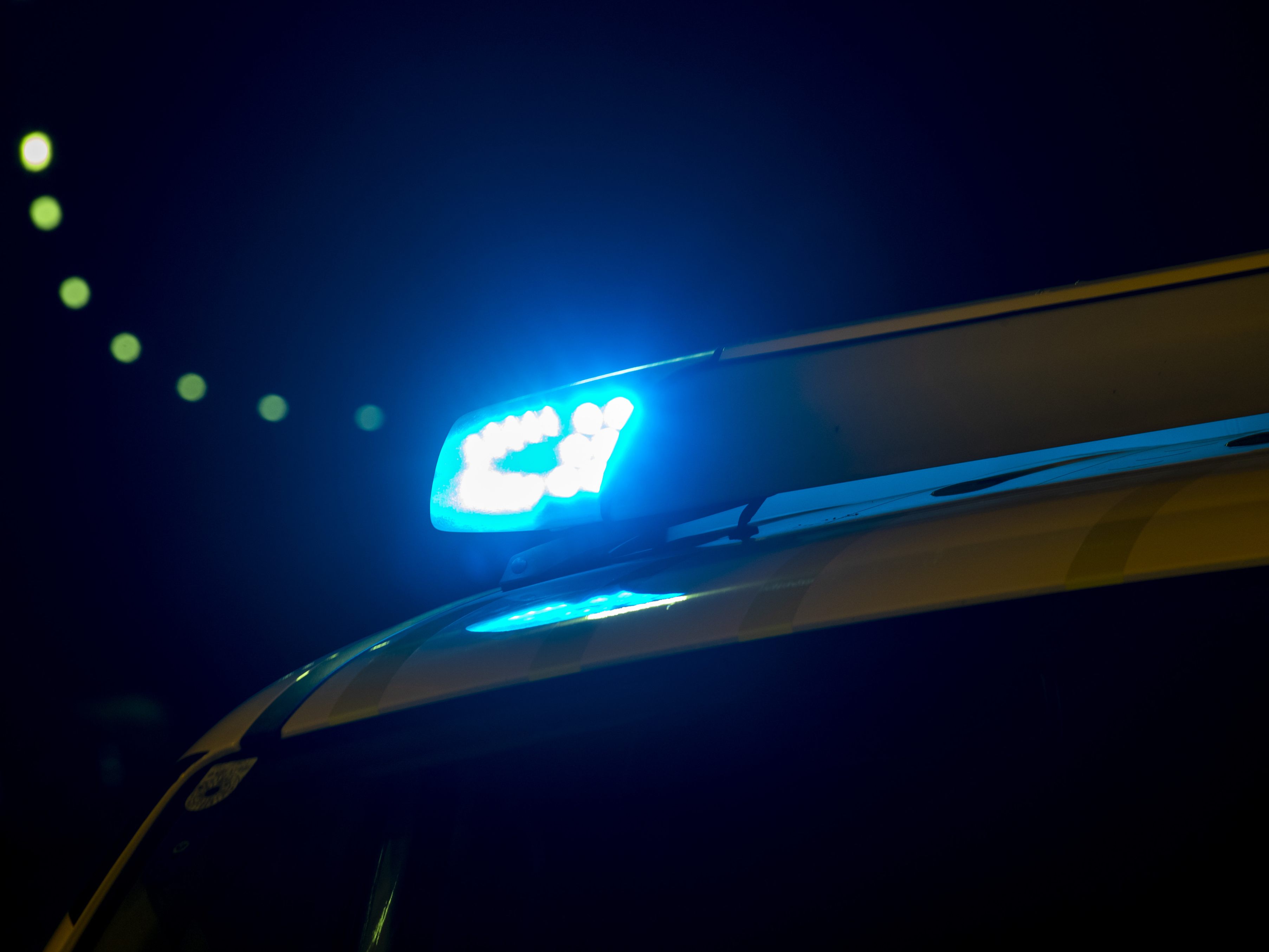 Ein Arbeiter wurde auf Baustelle in NÖ von Lkw erfasst und starb.