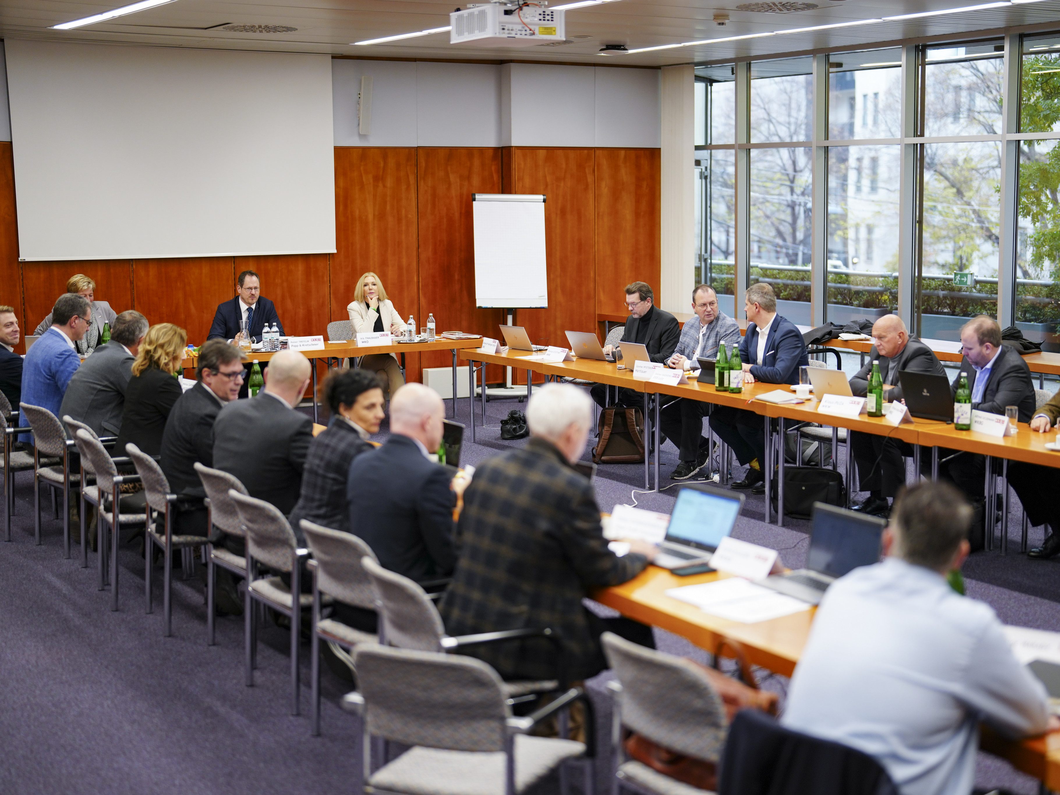 Die KV-Verhandlungen für den Handel verliefen erneut ergebnislos. Die KV-Verhandlungen für den Handel verliefen erneut ergebnislos.