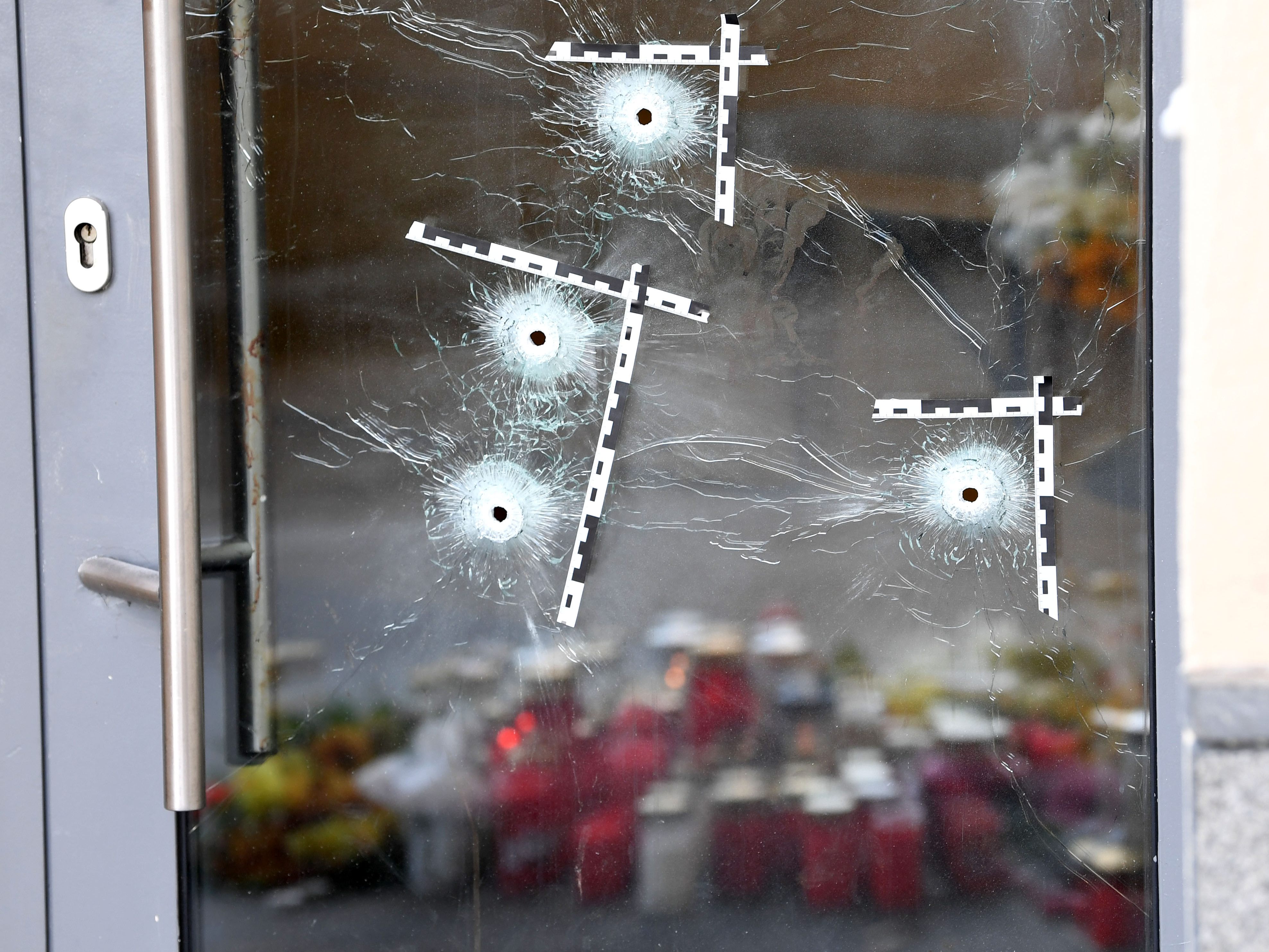 Vier Menschen waren bei dem Terroranschlag in Wien ums Leben gekommen. Vier Menschen waren bei dem Terroranschlag in Wien ums Leben gekommen.