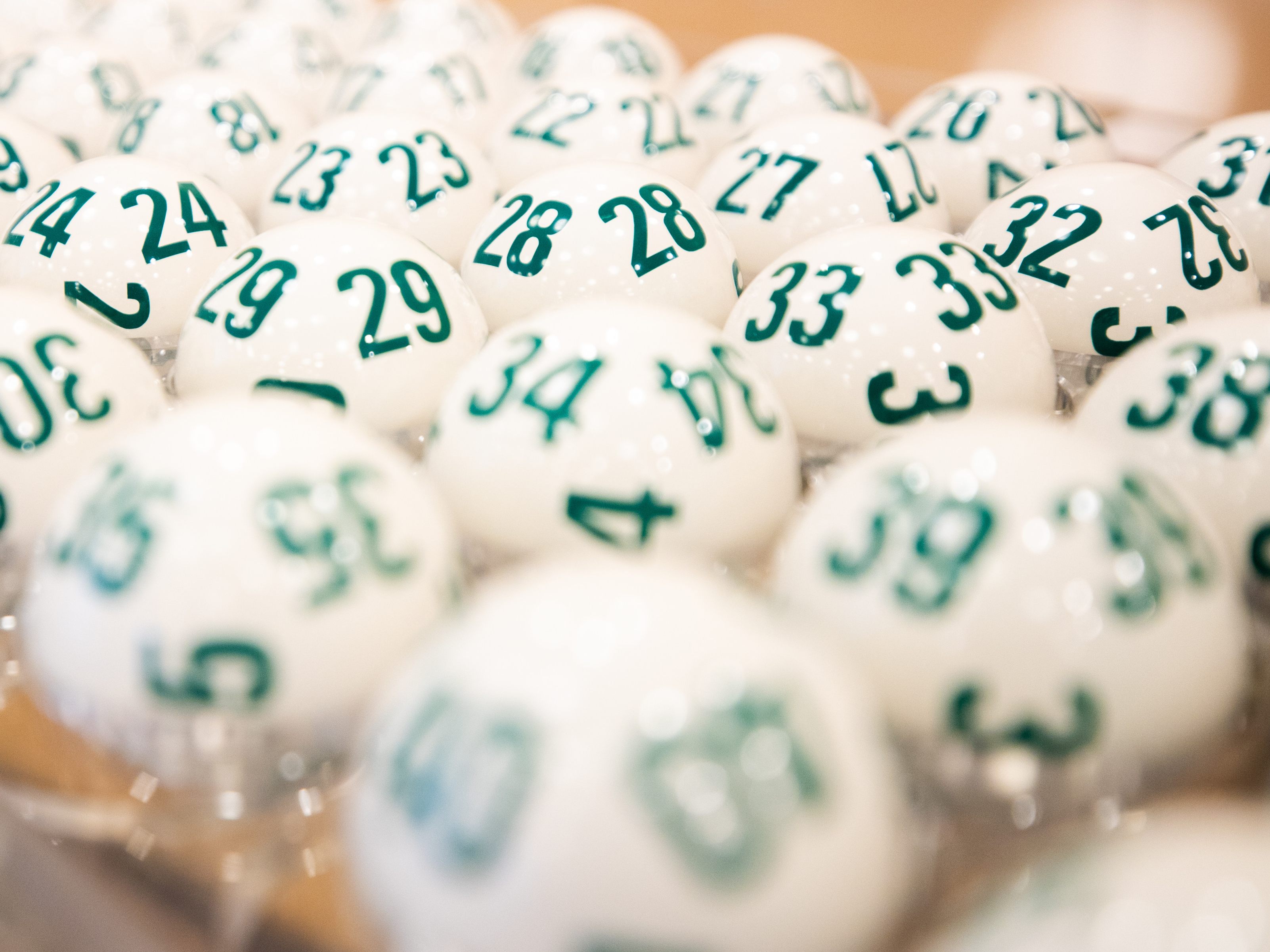 Zwei Spieler aus Vorarlberg haben ams Sonntag den Lotto-Doppeljackpot geknackt. Zwei Spieler aus Vorarlberg haben ams Sonntag den Lotto-Doppeljackpot geknackt.