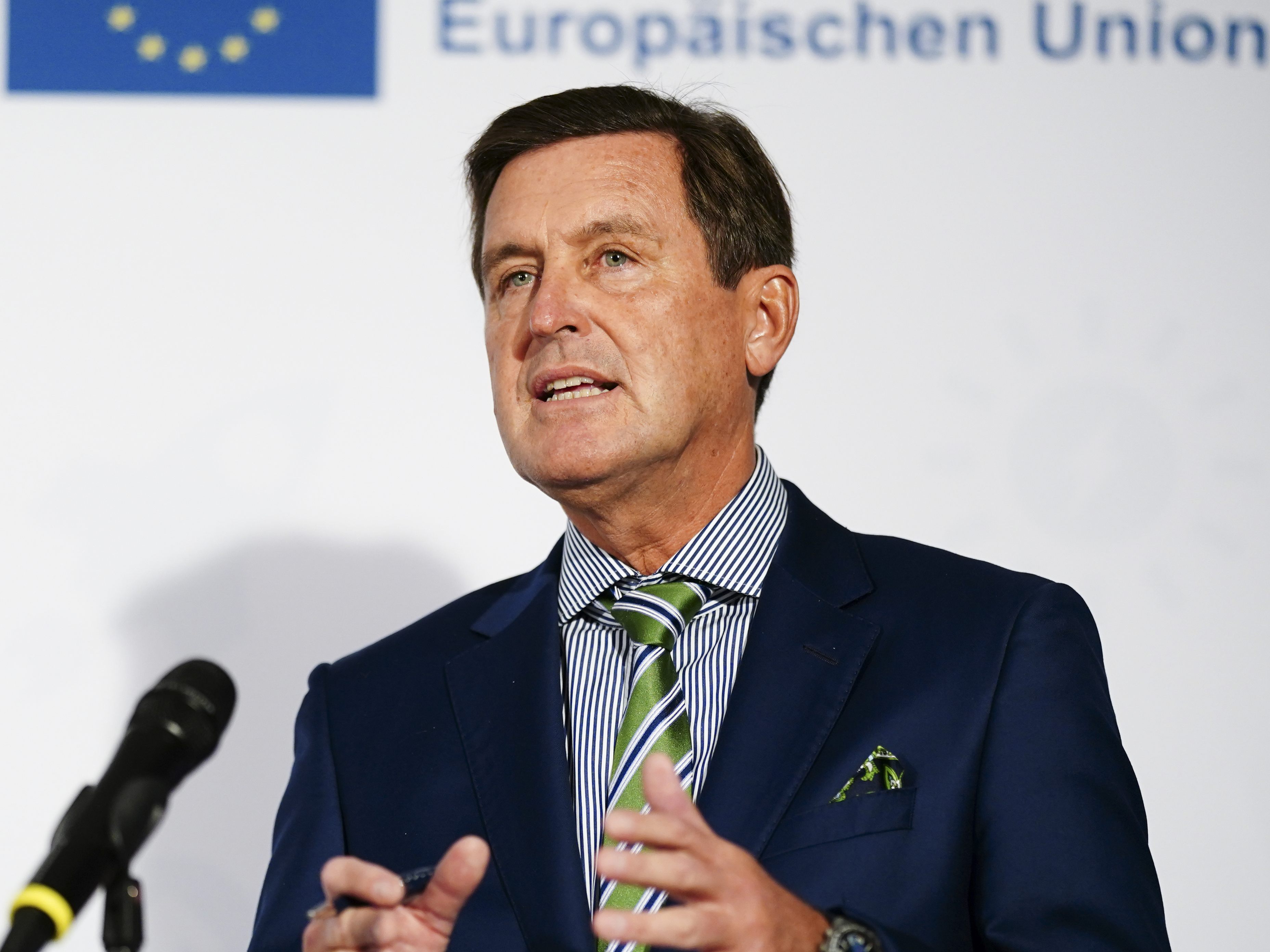 Wirtschaftsstadtrat Peter Hanke und Sozialstadtrat Peter Hacker stellen den "Wiener Energiebonus 22" vor.