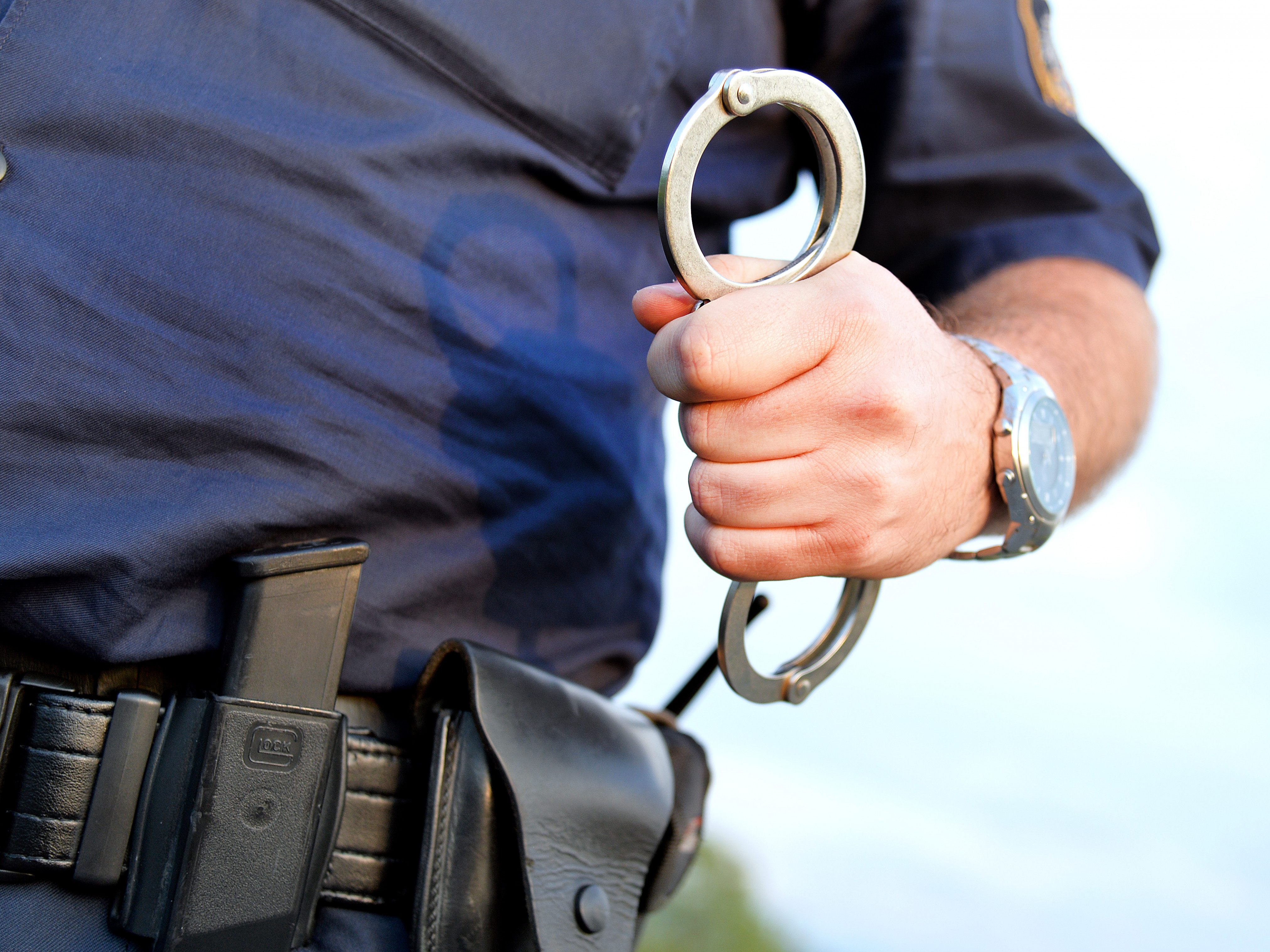 Die Wiener Polizei konnte eine mutmaßliche Ladendiebin festnehmen. Die Wiener Polizei konnte eine mutmaßliche Ladendiebin festnehmen.