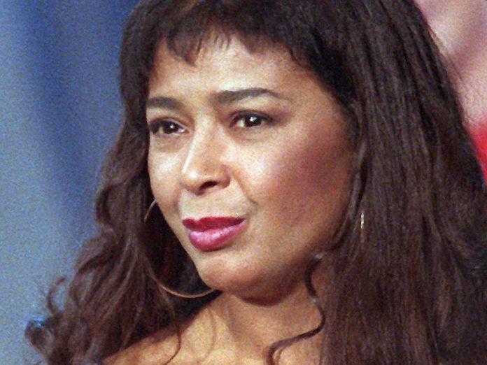 "Flashdance"-Sängerin Irene Cara ist tot. "Flashdance"-Sängerin Irene Cara ist tot.