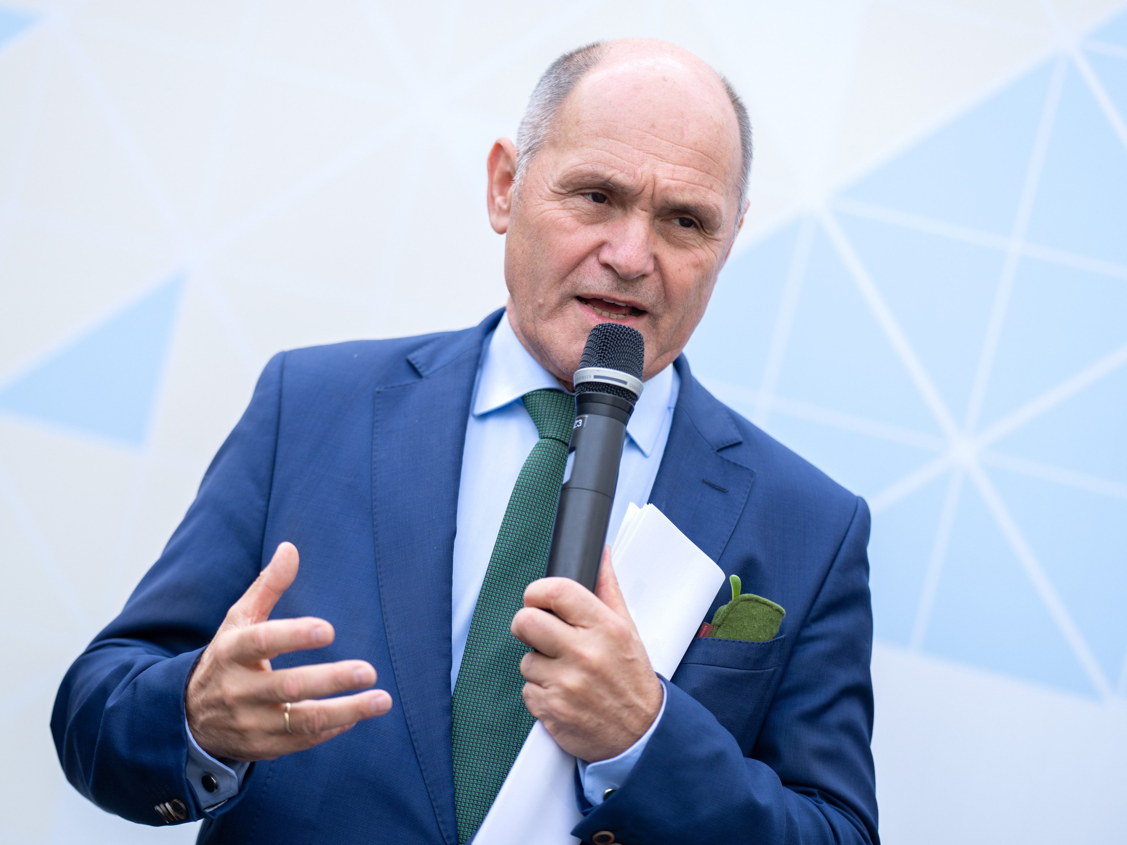 Die FPÖ will die Abwahl von Nationalratspräsident Wolfgang Sobotka ermöglichen. Die FPÖ will die Abwahl von Nationalratspräsident Wolfgang Sobotka ermöglichen.
