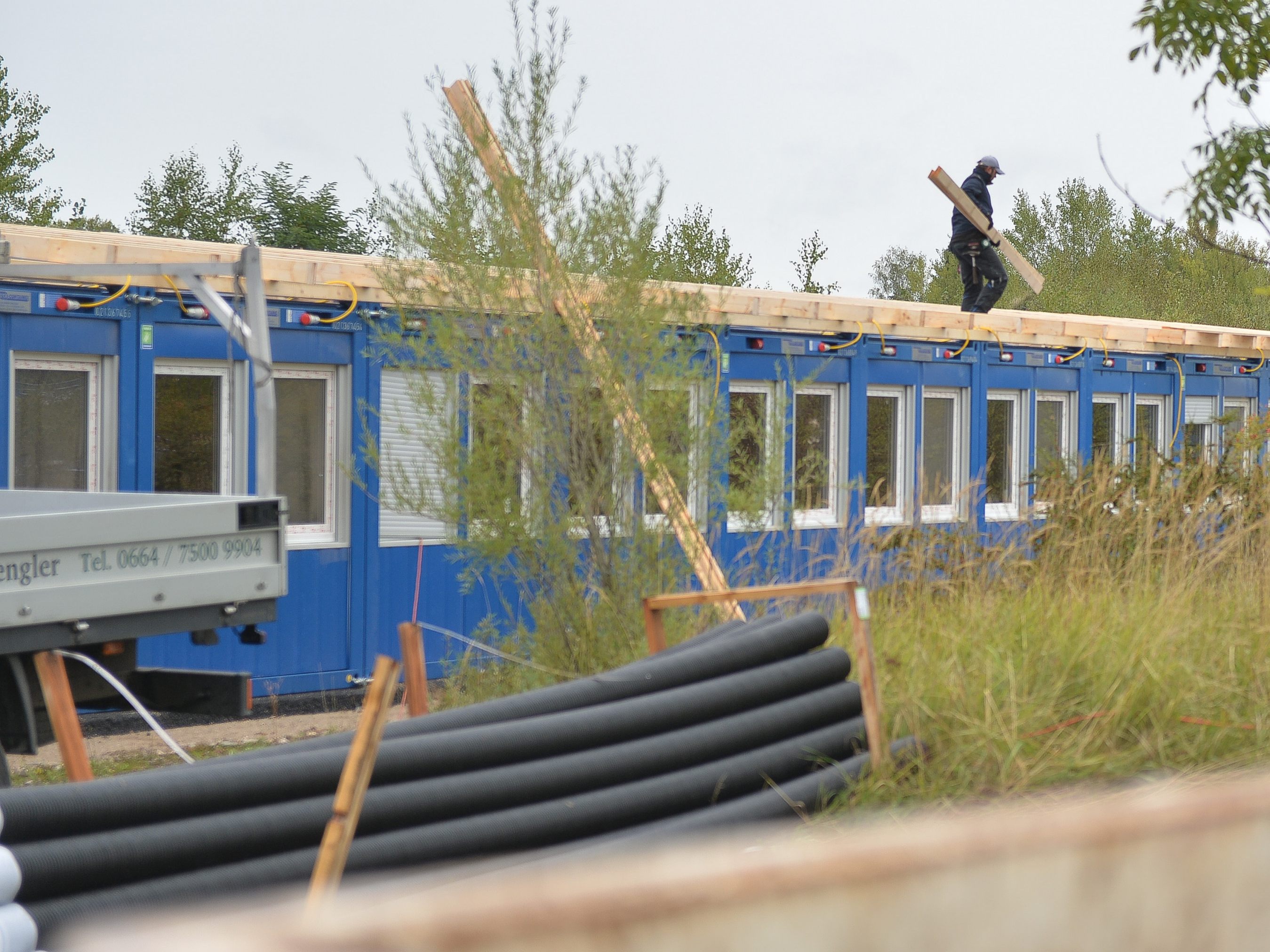 In Tirol soll ein zweites Containerdorf für Asylwerber entstehen. In Tirol soll ein zweites Containerdorf für Asylwerber entstehen.