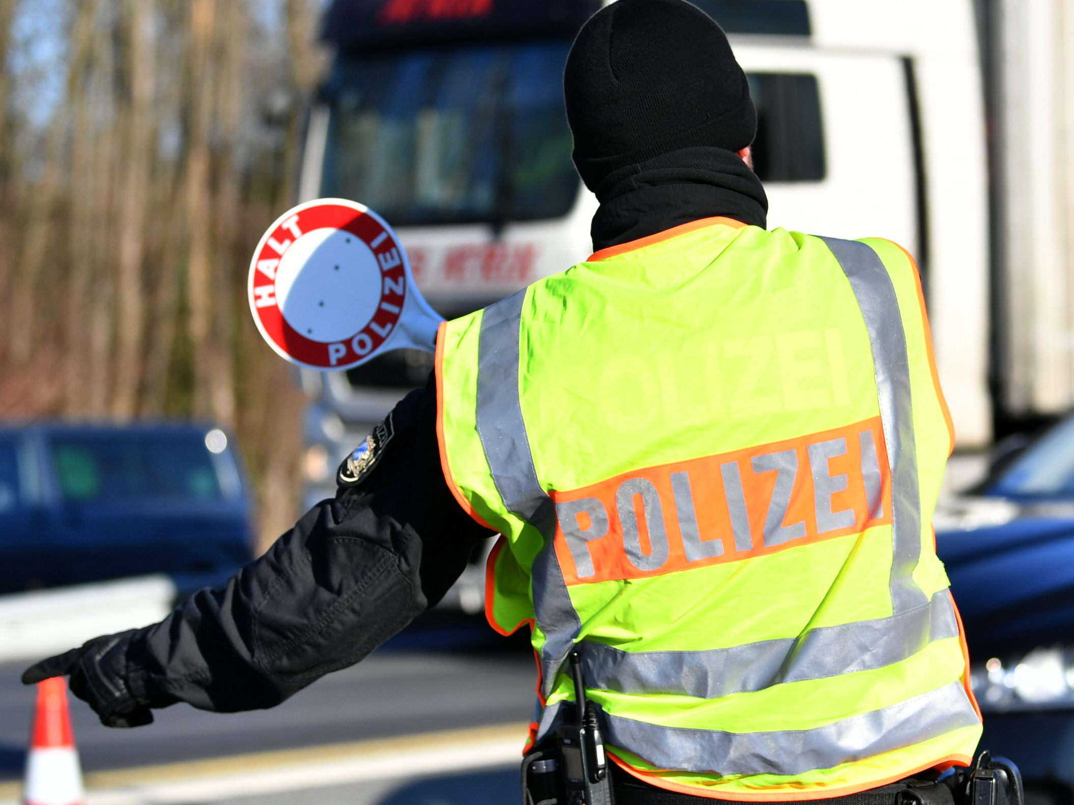 ÖVP Burgenland warnt vor einem stärkeren Zustrom an der österreichischen Grenze zu Ungarn. ÖVP Burgenland warnt vor einem stärkeren Zustrom an der österreichischen Grenze zu Ungarn.