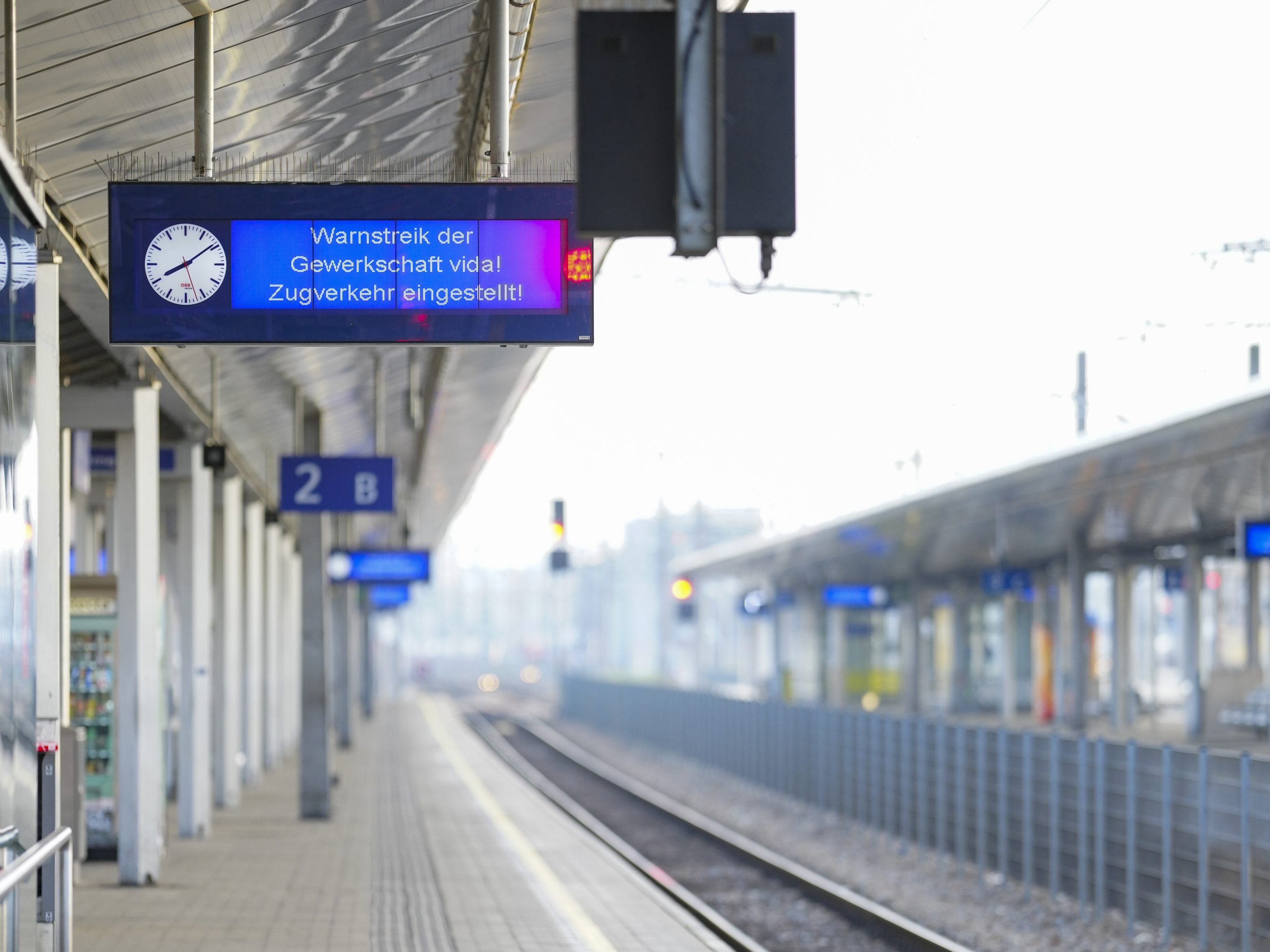 Auf den Zug angewiesene Schüler dürfen wegen des bahnstreiks am Montag daheimbleiben.