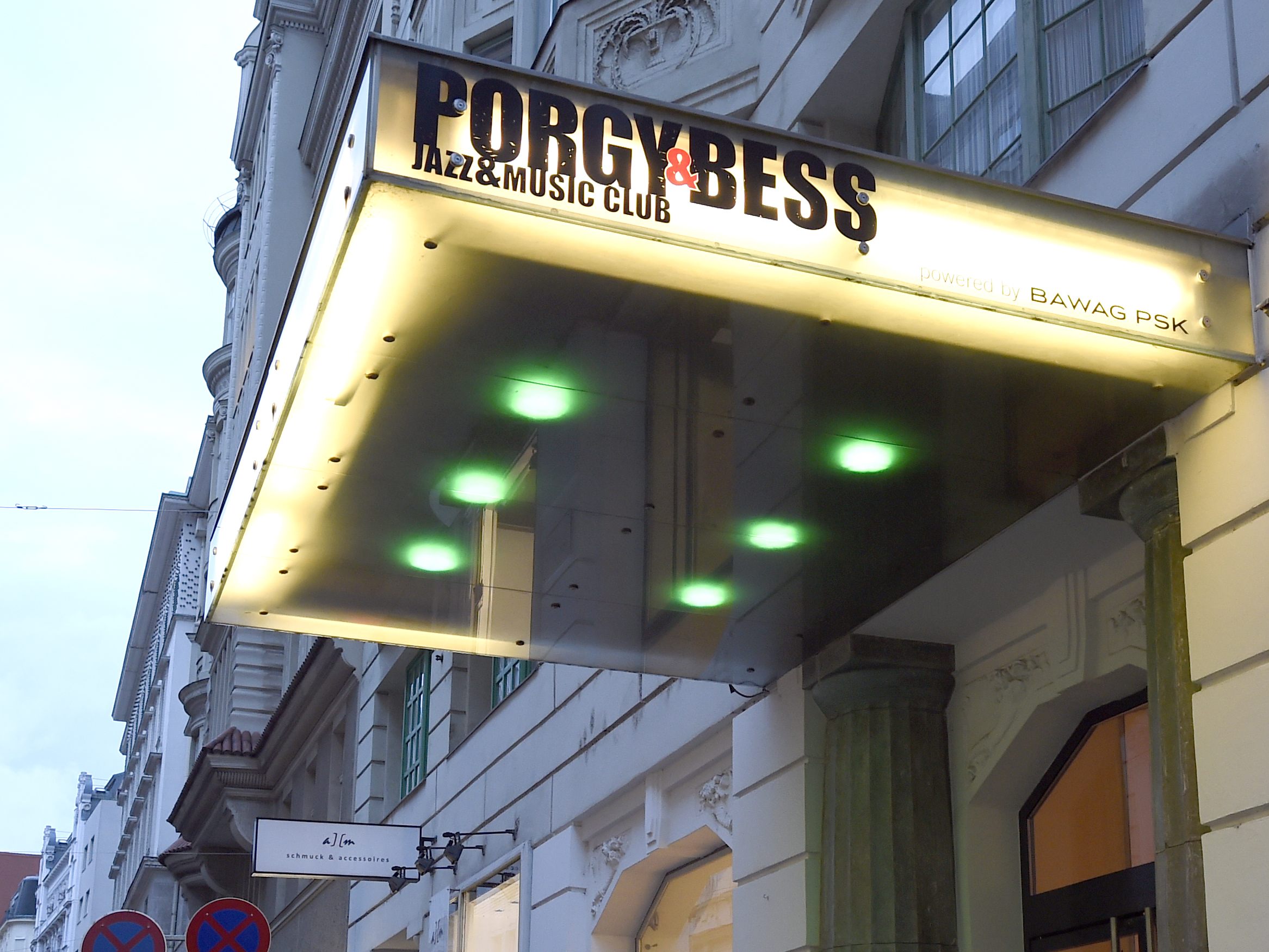 Internationale Acts geben sich beim Blue Bird Festival im Wiener Porgy & Bess die Ehre. Internationale Acts geben sich beim Blue Bird Festival im Wiener Porgy & Bess die Ehre.