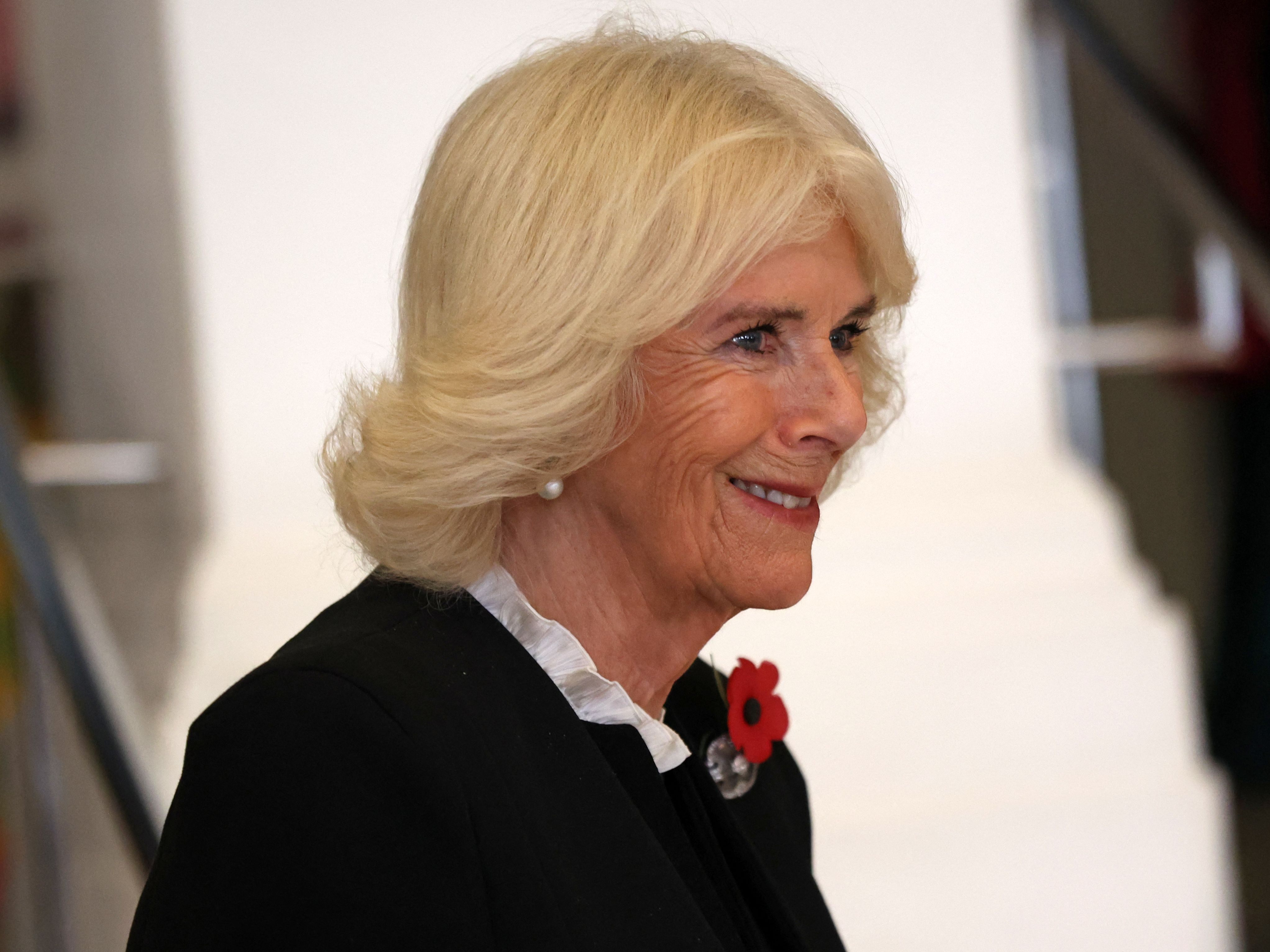Monogramm setzt sich aus Initialien CR (Camilla Regina) sowie Krone zusammen. Monogramm setzt sich aus Initialien CR (Camilla Regina) sowie Krone zusammen.