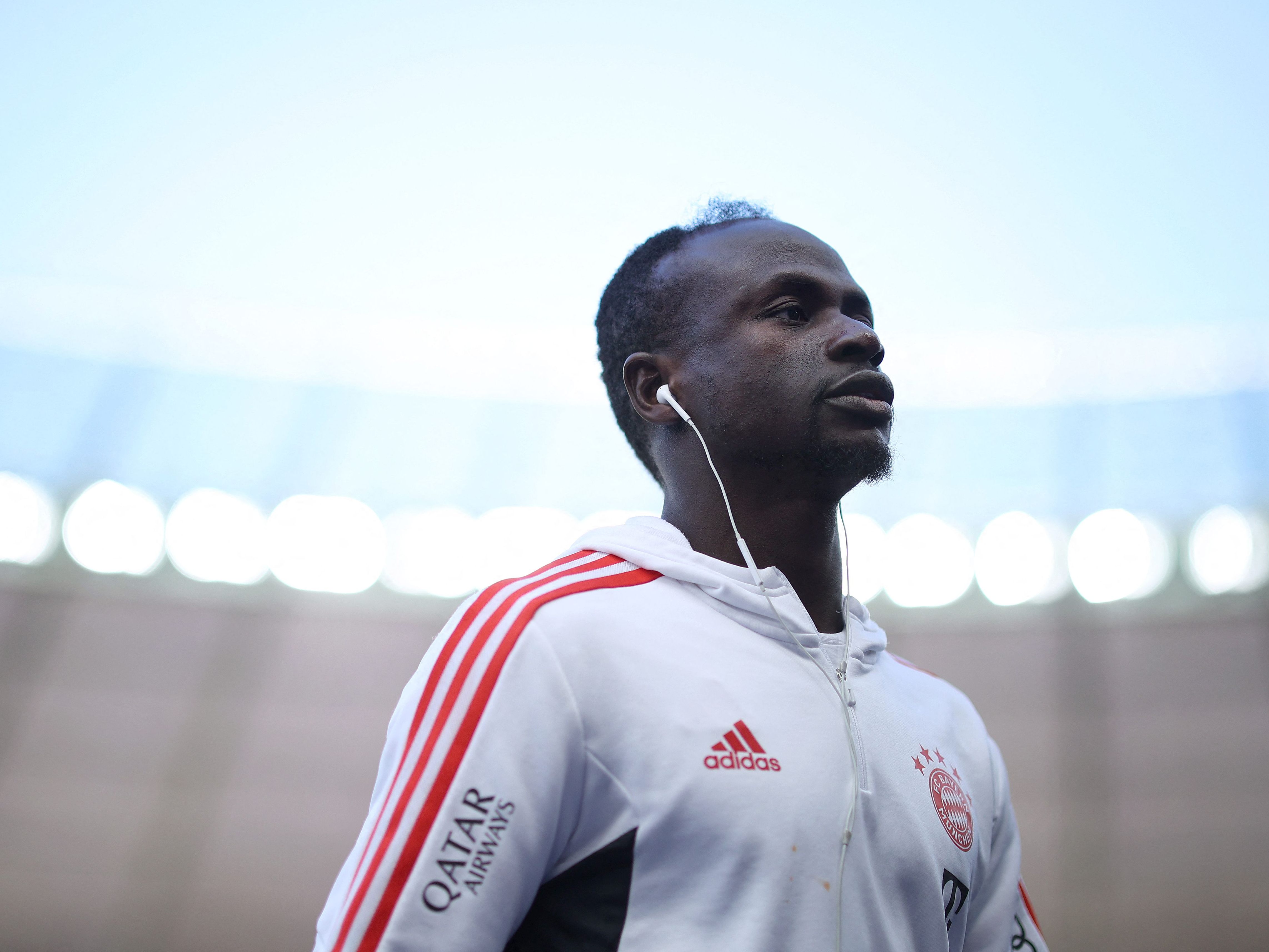 Der Senegal bangt um den WM-Einsatz von Bayern-Star Sadio Mane. Der Senegal bangt um den WM-Einsatz von Bayern-Star Sadio Mane.