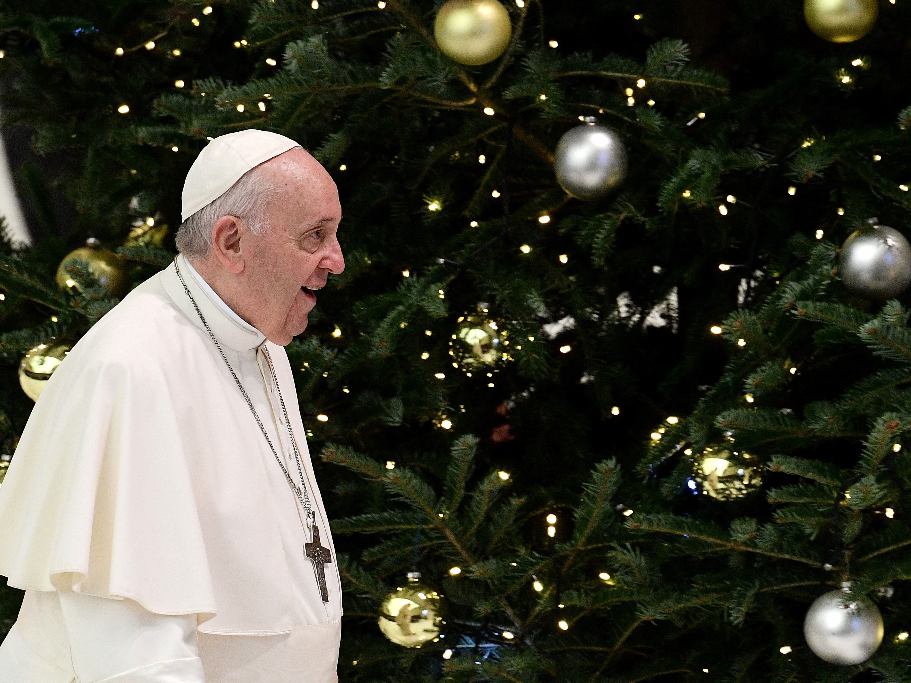 Sparflamme statt Luxus-Tanne: Der Papst bekommt einen kleineren Baum.