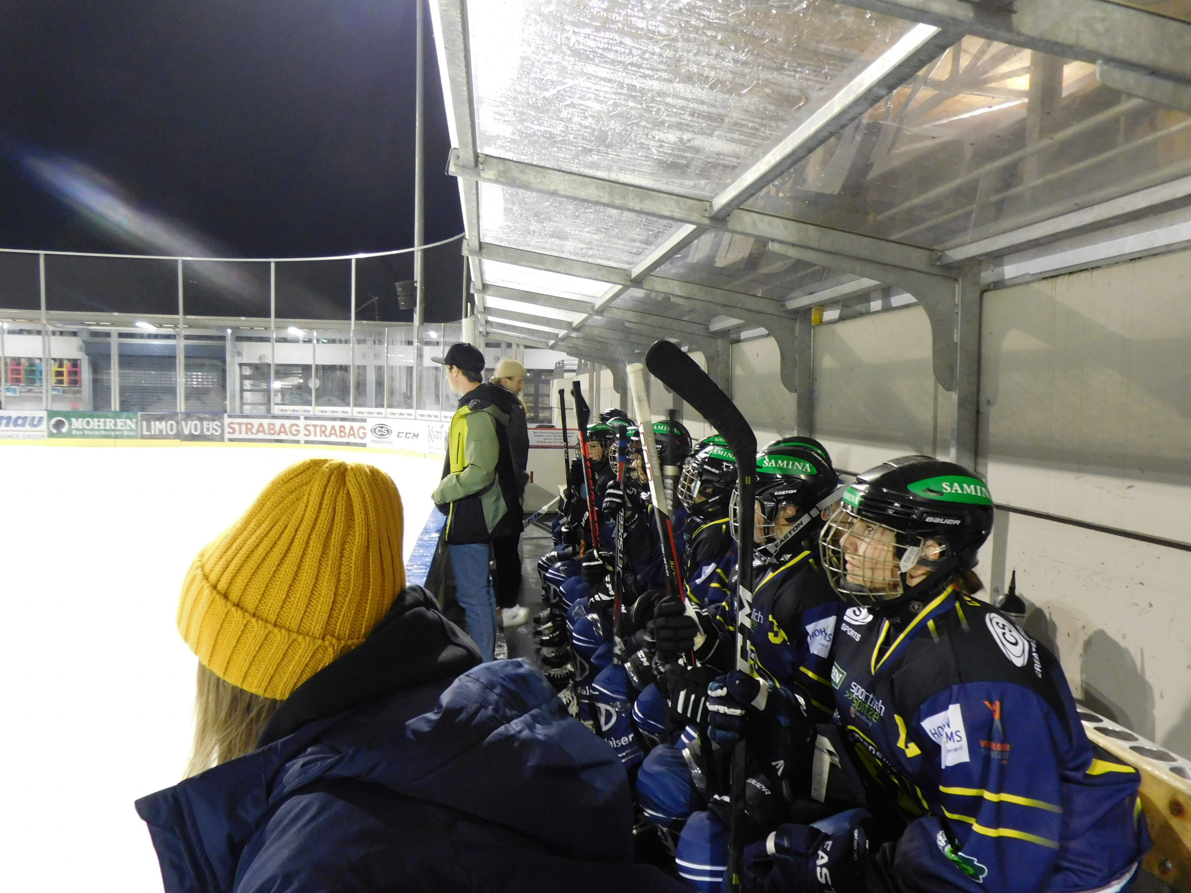 Die Emser Hockey-Ladies mussten sich den Red Angels Innsbruck klar geschlagen geben Die Emser Hockey-Ladies mussten sich den Red Angels Innsbruck klar geschlagen geben