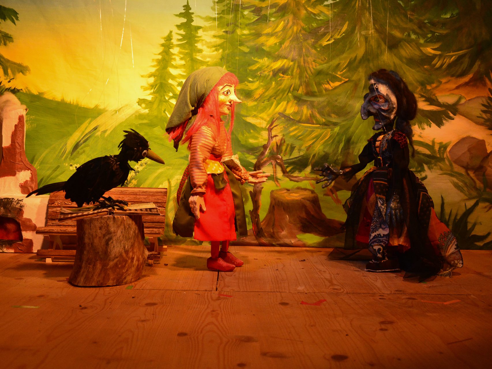 Das Marionettentheater in Lustenau führt Ende November und Anfang Dezember das Stück von der kleinen Hexe auf.
