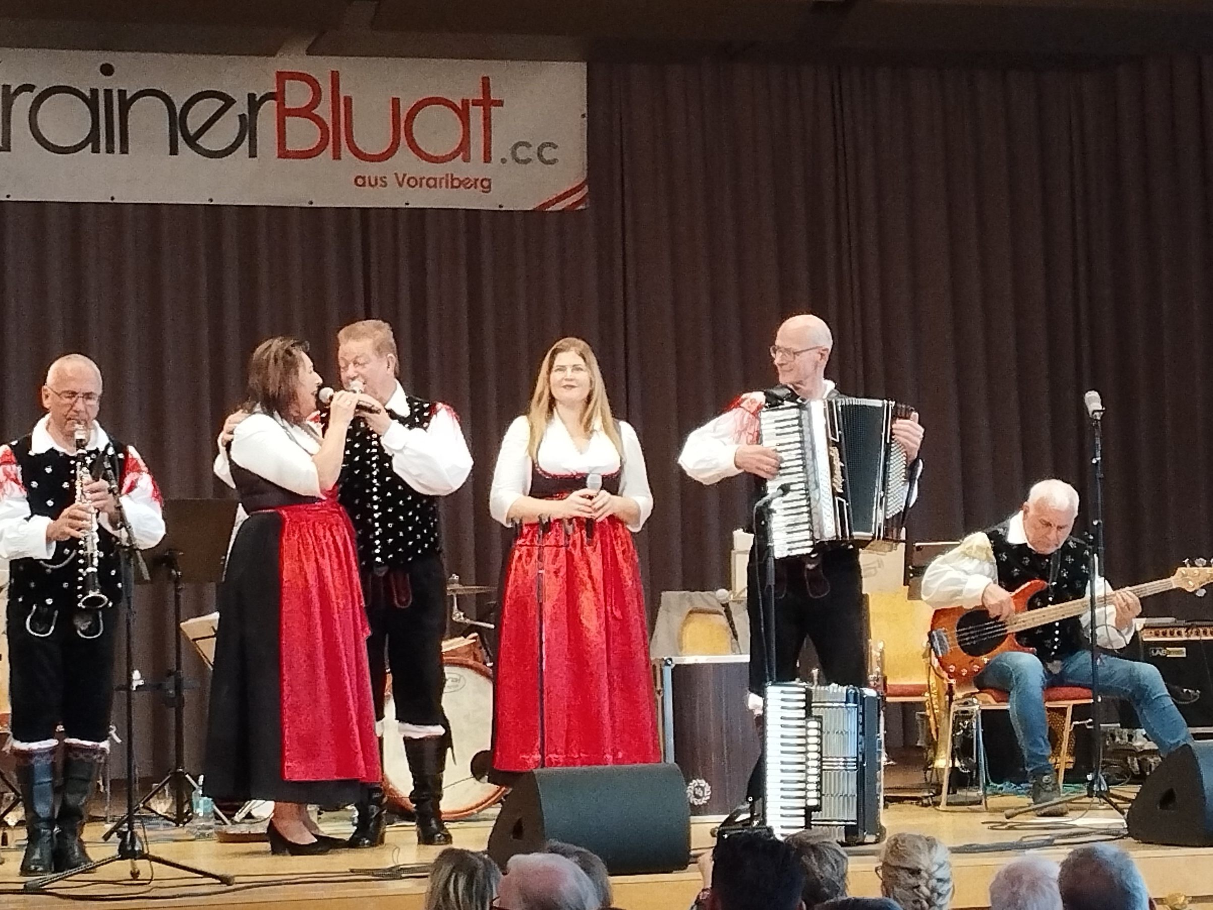 Das Ensemble „Krainer Bluat“ sorgte für viel Stimmung im Saal. Das Ensemble „Krainer Bluat“ sorgte für viel Stimmung im Saal.