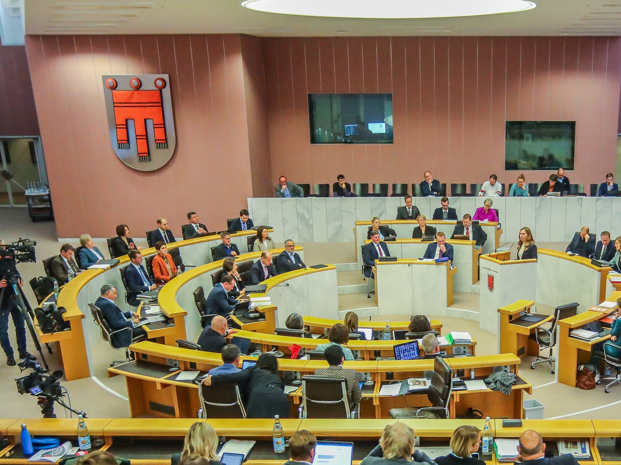 Das Landesbudget wurde im Finanzausschuss beschlossen. Das Landesbudget wurde im Finanzausschuss beschlossen.