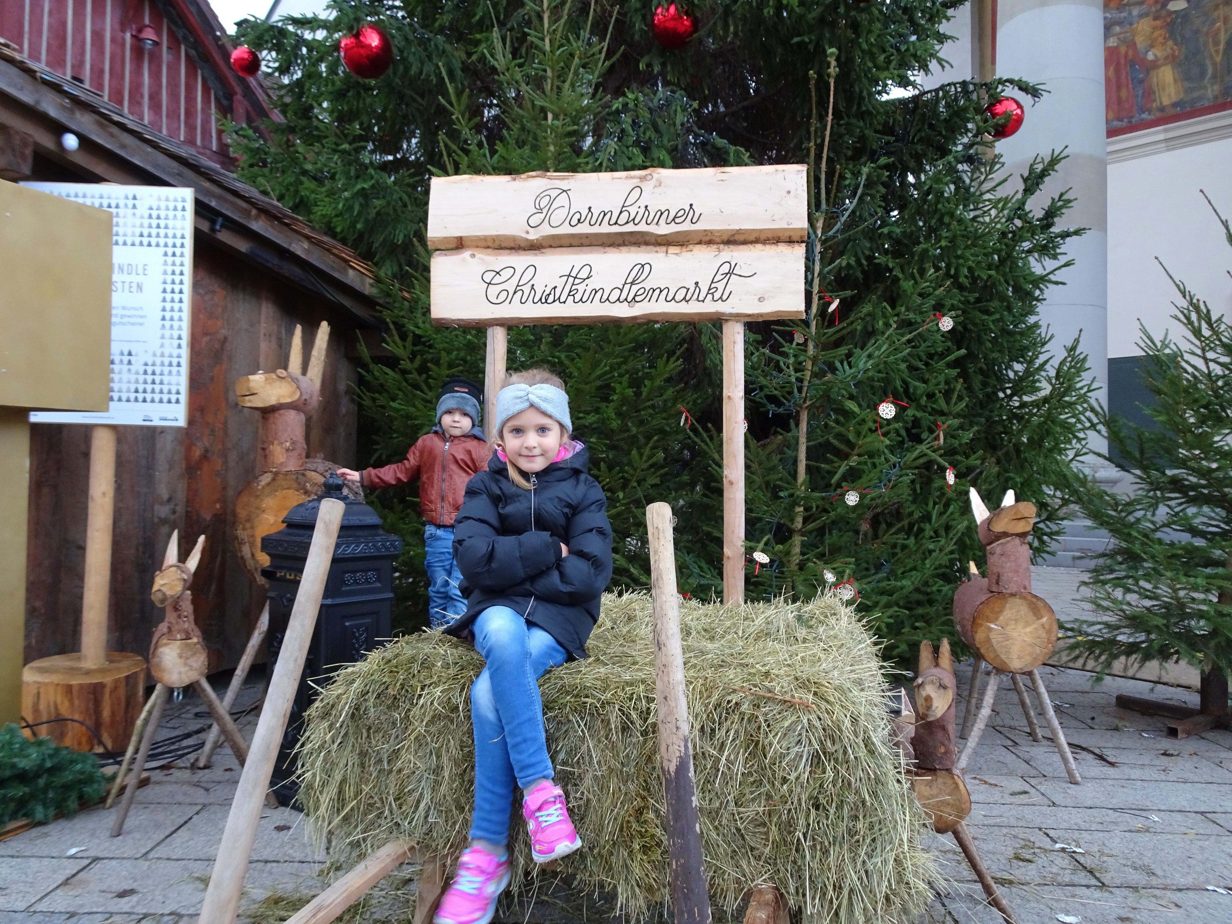 Sophia und Juliano gehörten zu den ersten Besuchern beim diesjährigen Christkindlemarkt in Dornbirn. Sophia und Juliano gehörten zu den ersten Besuchern beim diesjährigen Christkindlemarkt in Dornbirn.