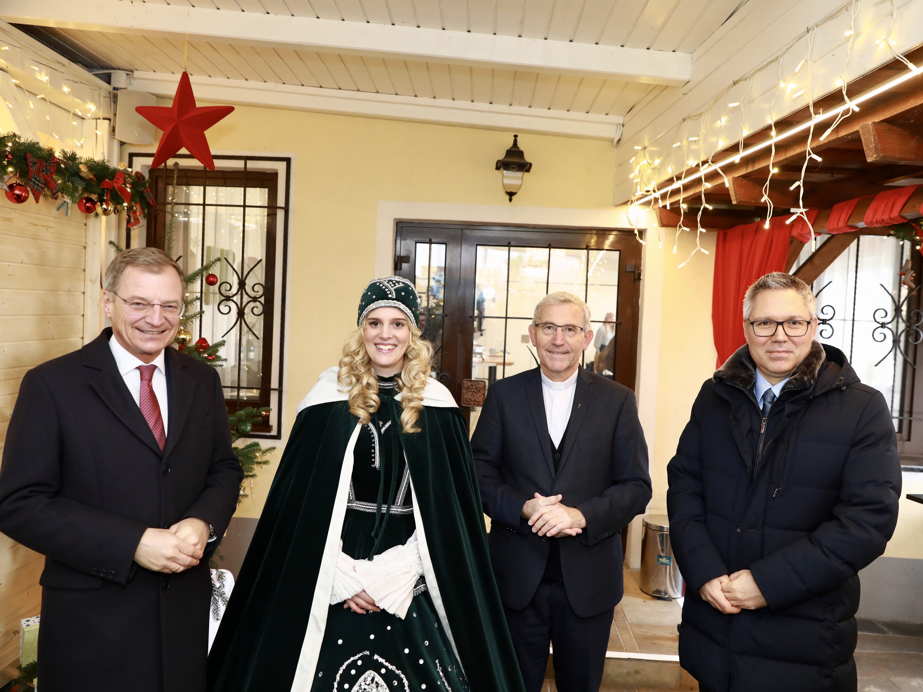 Das Postamt Christkindl hat wieder geöffnet. Das Postamt Christkindl hat wieder geöffnet.