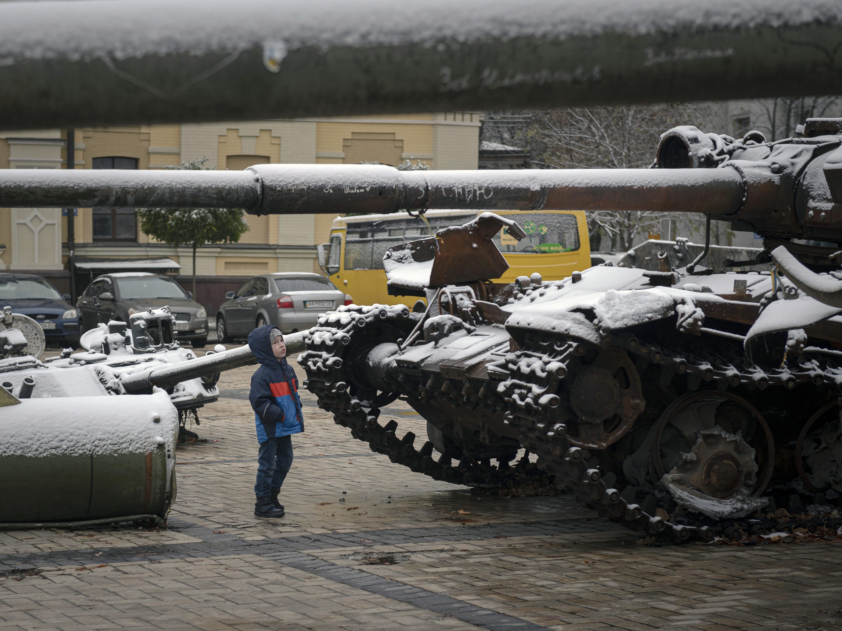 Mit dem ersten Schnee spitzt sich auch die Lage in der Ukraine weiter zu. Mit dem ersten Schnee spitzt sich auch die Lage in der Ukraine weiter zu.