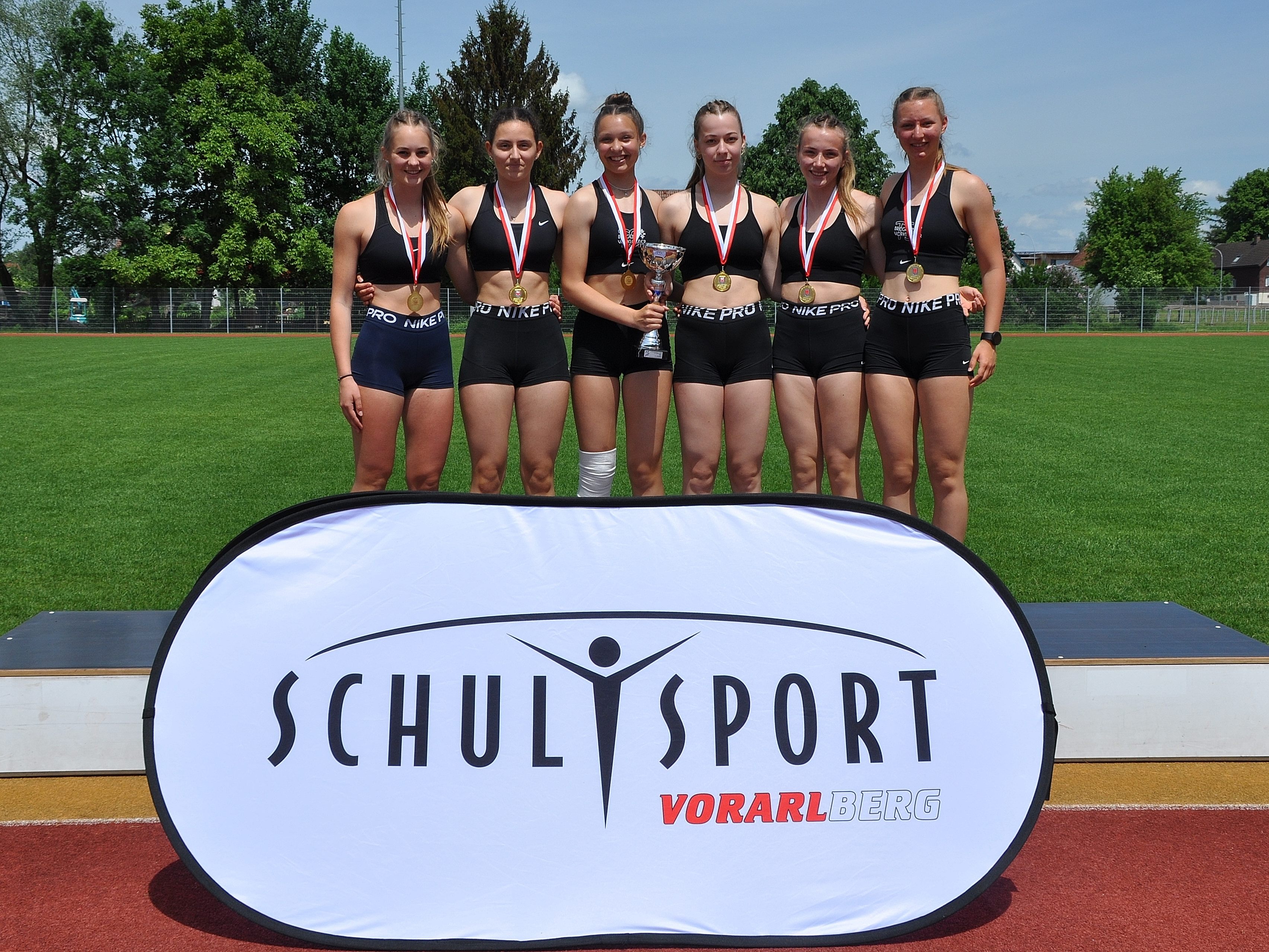 Am kommenden Freitag, 2. Dezember, gibt es noch einmal die Möglichkeit sich über das Ausbildungsangebot des Sportgymnasiums zu informieren. Am kommenden Freitag, 2. Dezember, gibt es noch einmal die Möglichkeit sich über das Ausbildungsangebot des Sportgymnasiums zu informieren.