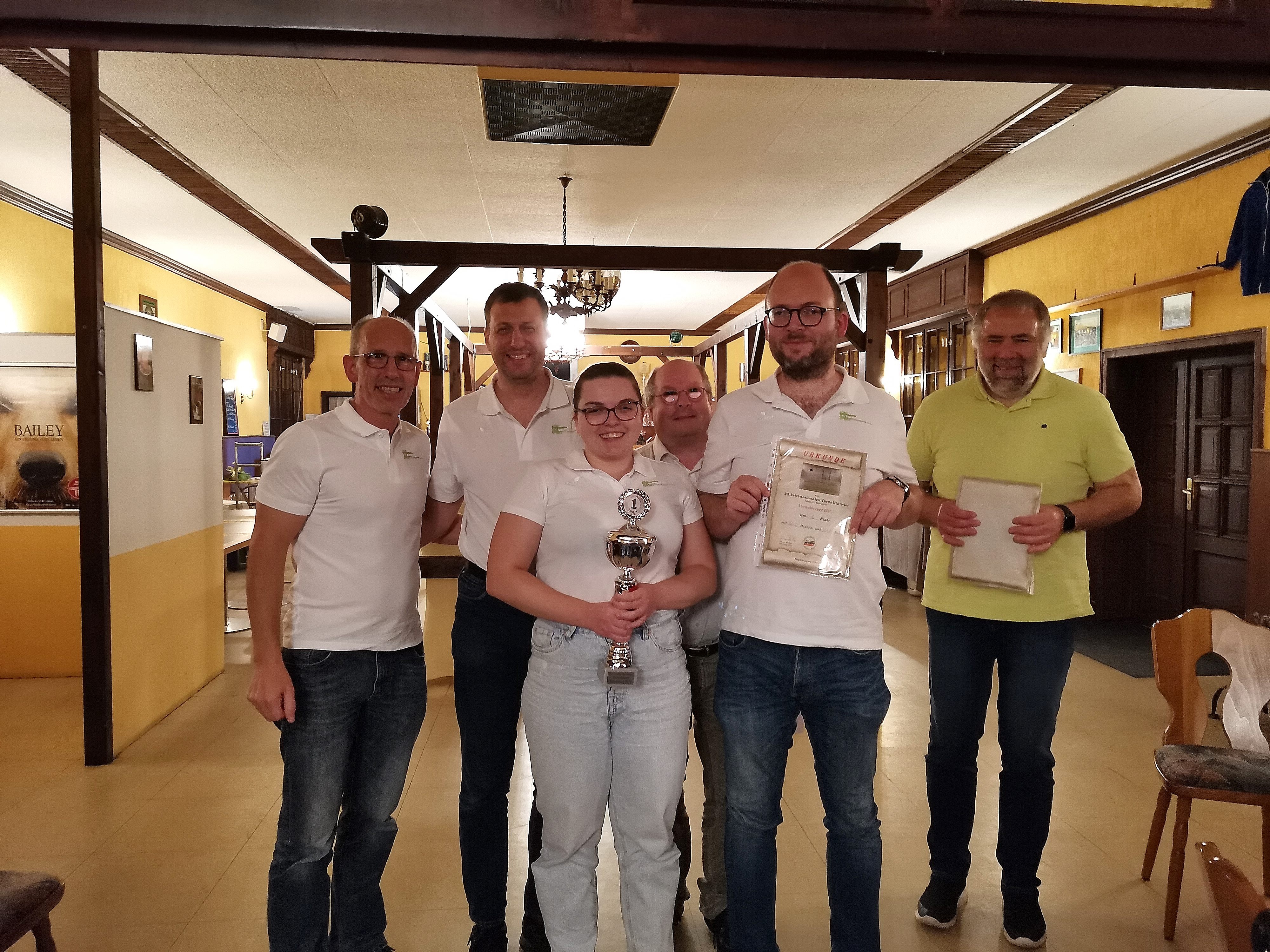 Vorarlbergs Torball-Team jubelte über den Sieg beim Turnier in Magdeburg.
