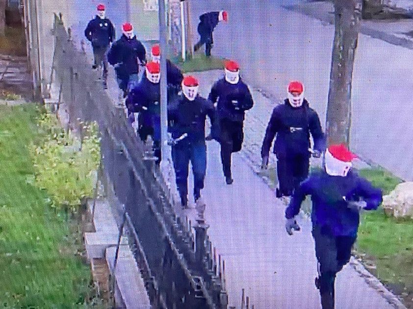 Nach der Kundgebung von Rechtsextremen in Traiskirchen wurden zehn Personen angezeigt. Nach der Kundgebung von Rechtsextremen in Traiskirchen wurden zehn Personen angezeigt.