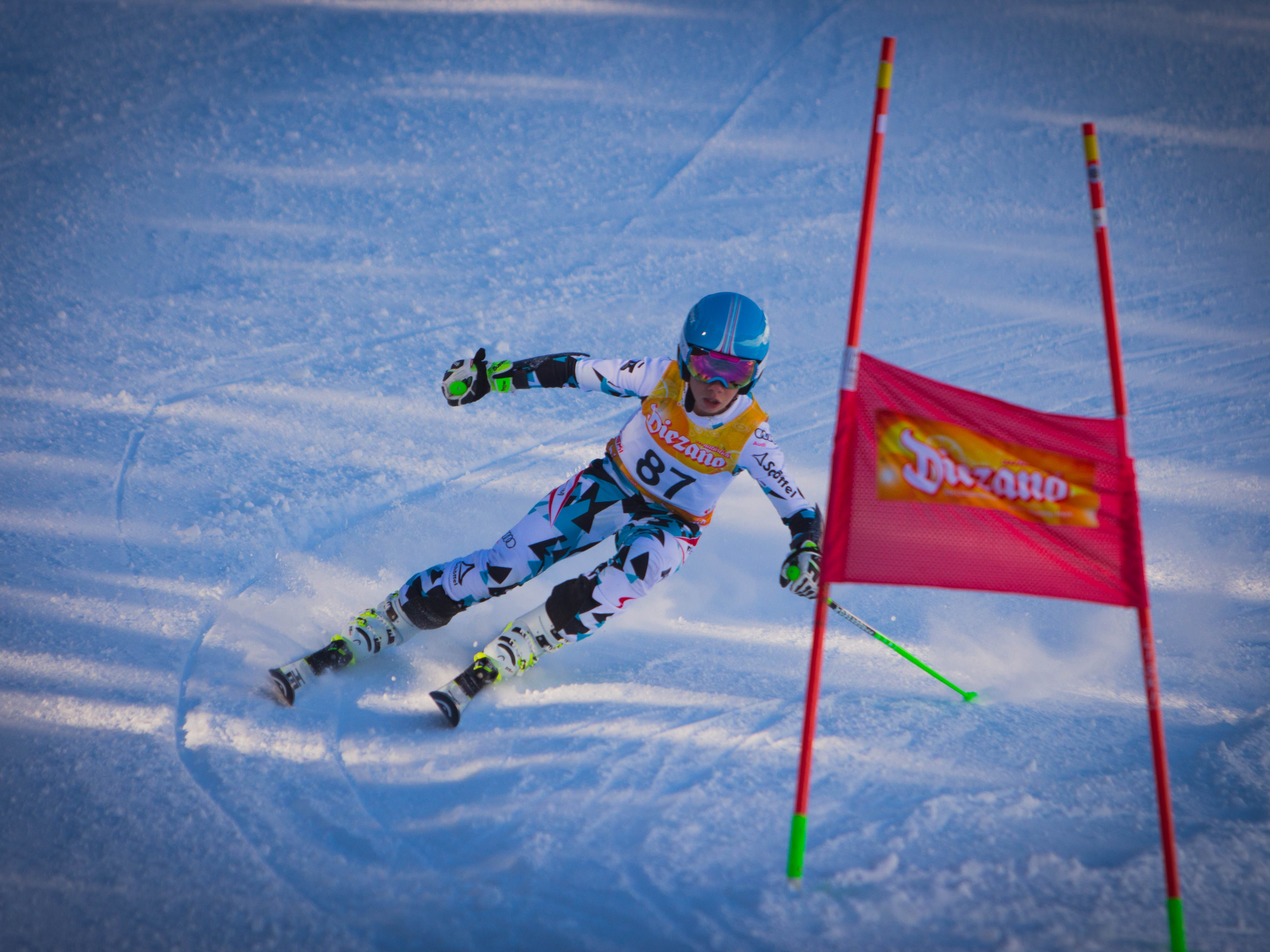 Die Skisaison kann kommen – mit guten gebrauchten Skiern vom Skibasar. Die Skisaison kann kommen – mit guten gebrauchten Skiern vom Skibasar.