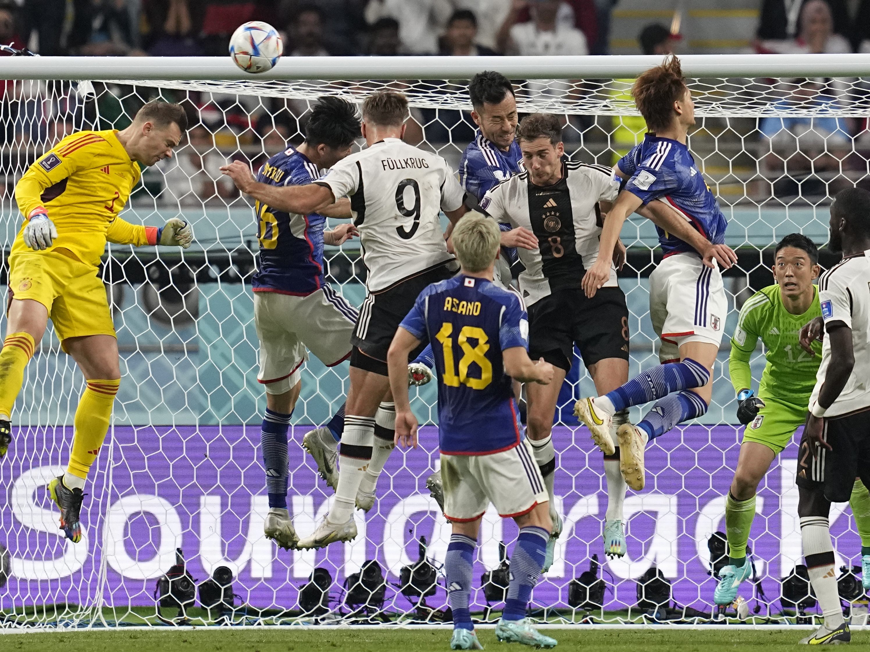 Japaner drehten Spiel in der Schlussphase - Doan und Asano als Matchwinner Japaner drehten Spiel in der Schlussphase - Doan und Asano als Matchwinner