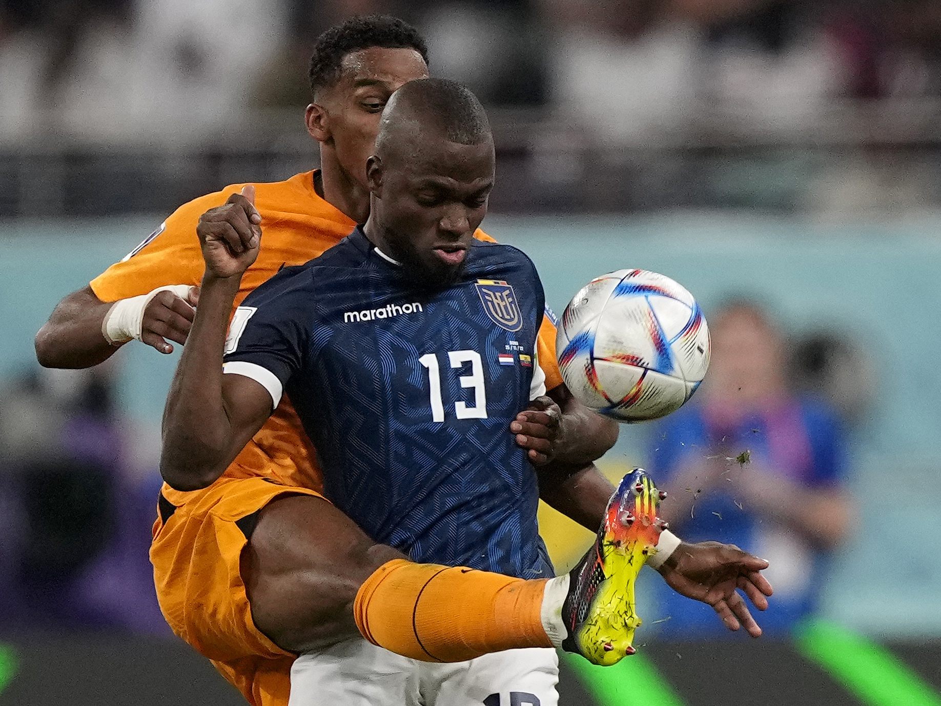 Enner Valencia erzielte den Ausgleich und musste am Ende verletzt vom Feld. Enner Valencia erzielte den Ausgleich und musste am Ende verletzt vom Feld.