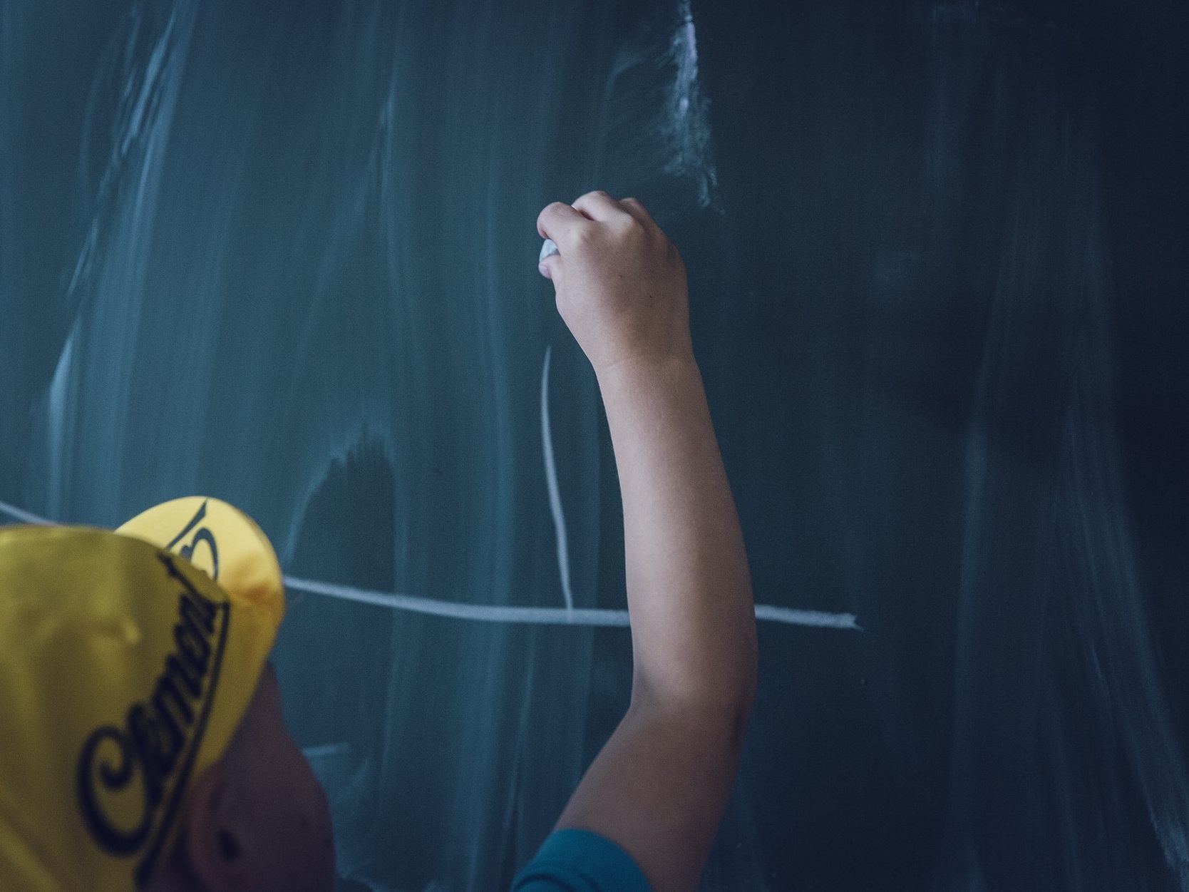 Eine Initiative fordert das Recht für einen längeren Schulbesuch von behinderten Kindern.