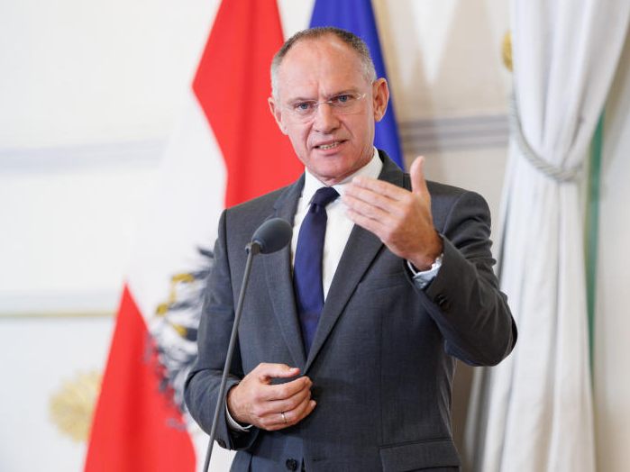 Die Regierung spricht bei einer Pressekonferenz am Dienstag zum Thema Krisensicherheitsgesetz.