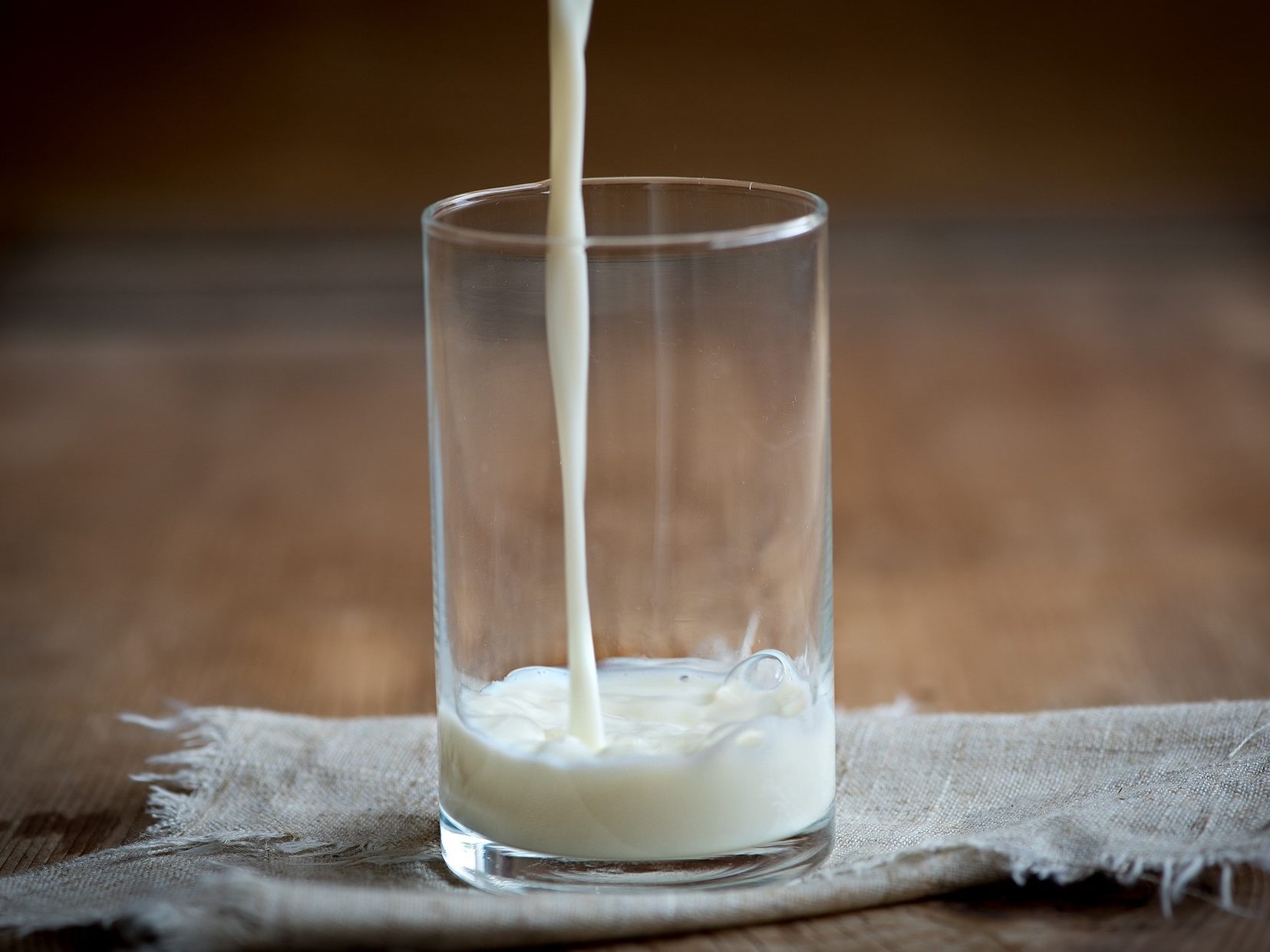 Den Milchkarton sollte man besser nicht in der Kühlschranktür lagern.