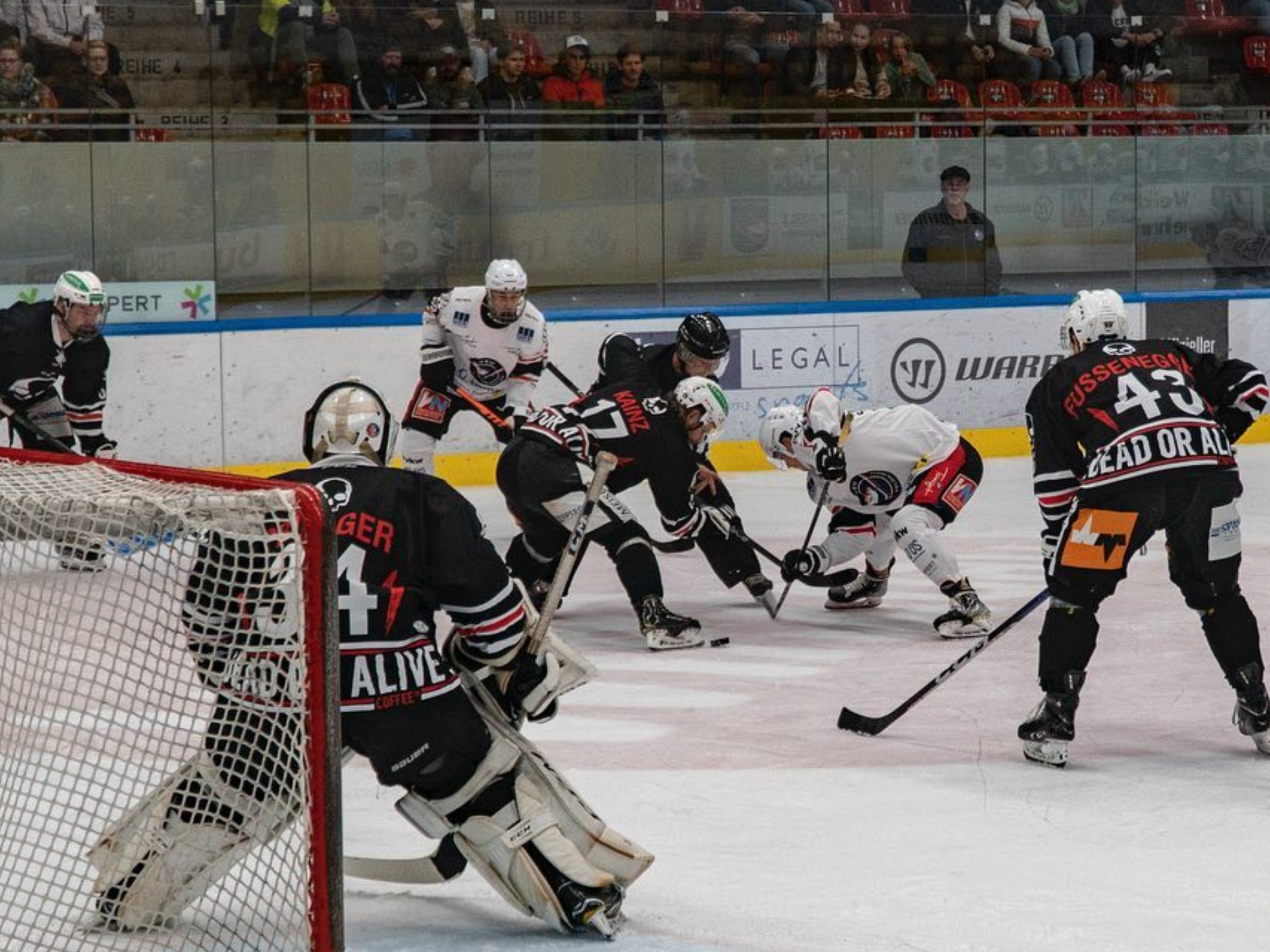 Im ersten Derby in Feldkirch musste sich der SC Hohenems mit 3:4 geschlagen geben Im ersten Derby in Feldkirch musste sich der SC Hohenems mit 3:4 geschlagen geben