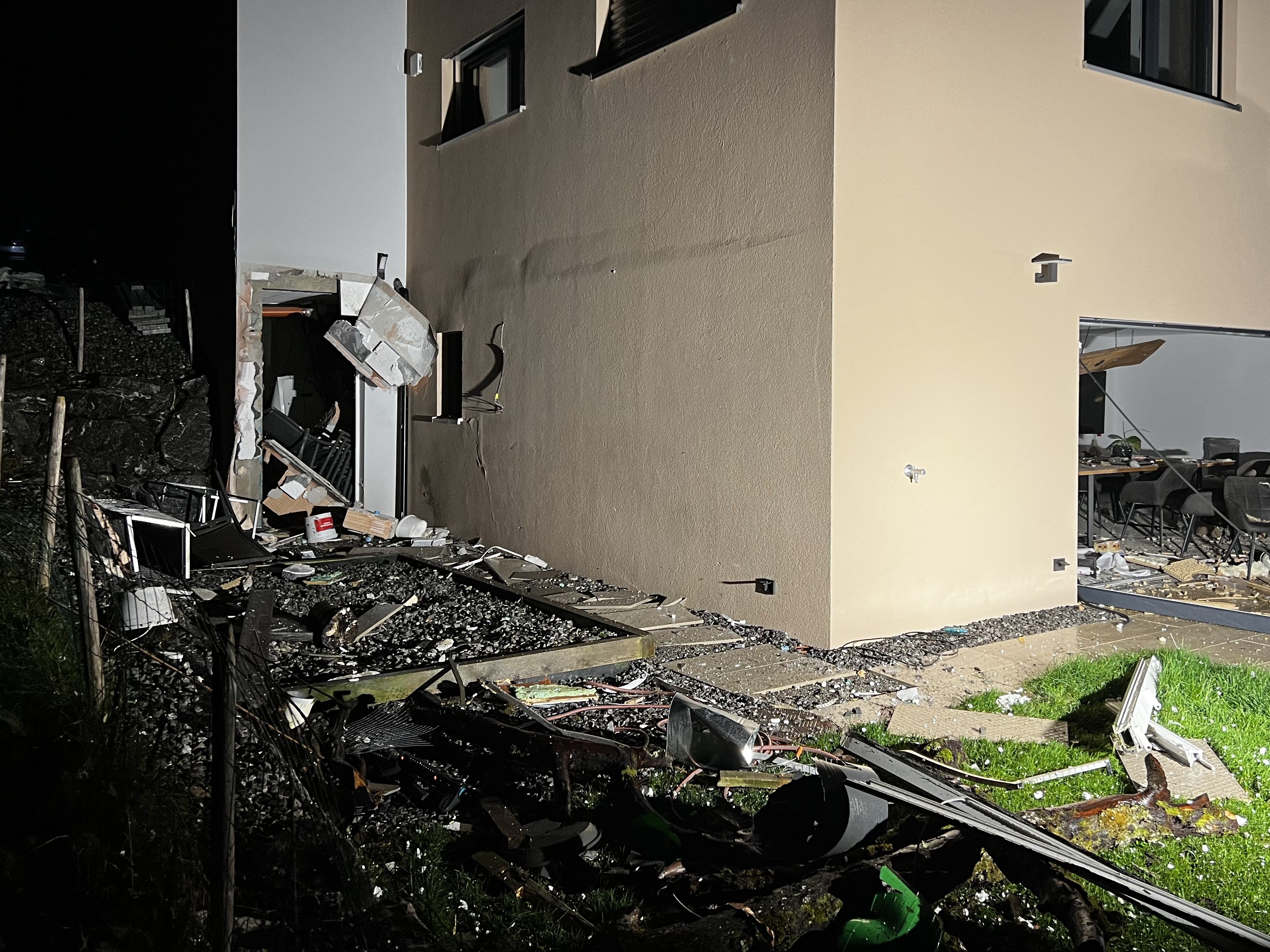Das Einfamilienhaus ist nach der Explosion unbewohnbar.