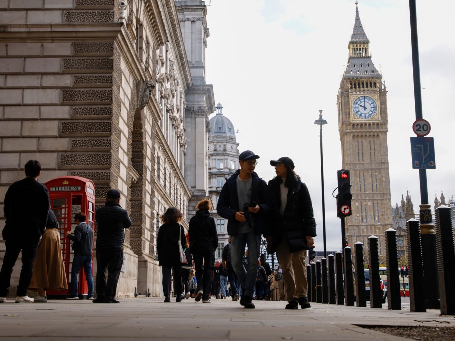 Von steigenden Preisen bis zum Facharbeitermangel: Zahlreiche Probleme in Großbritannien. Von steigenden Preisen bis zum Facharbeitermangel: Zahlreiche Probleme in Großbritannien.