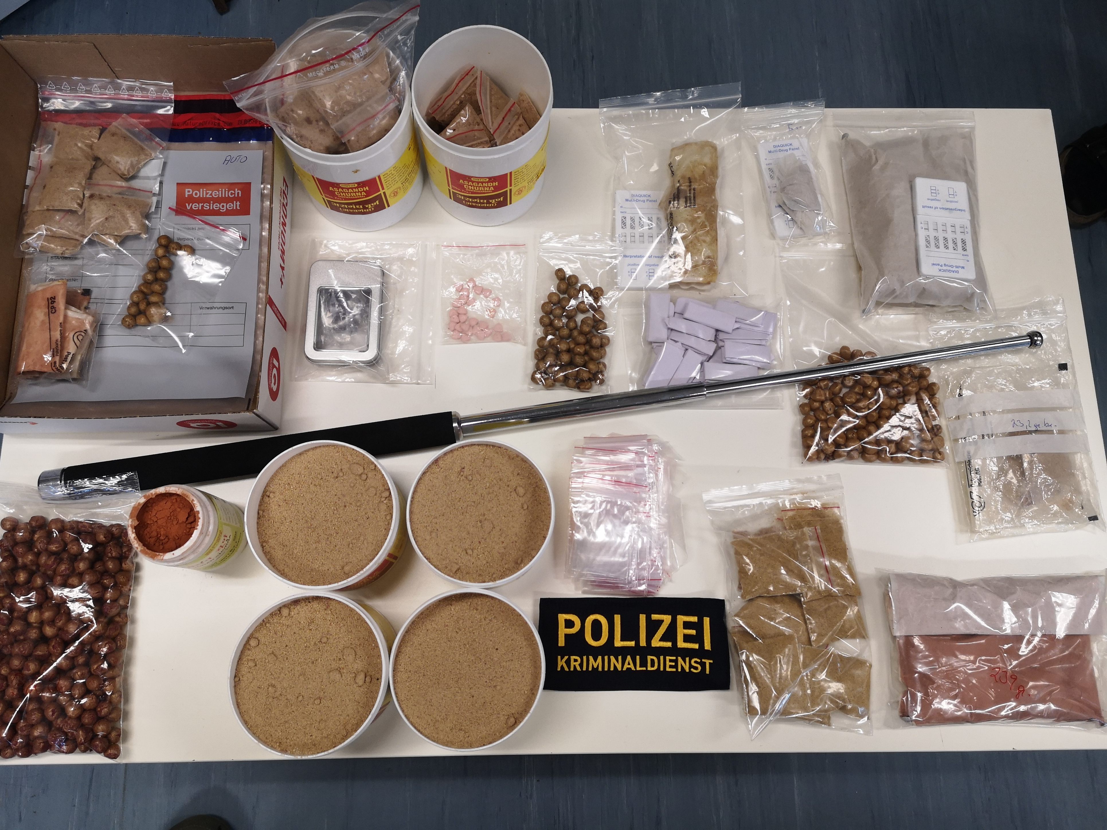 Die Polizei fasste einen Drogendealer in Wien-Brigittenau. Die Polizei fasste einen Drogendealer in Wien-Brigittenau.