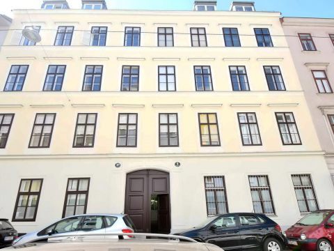 Hinweise nach tödlicher Home Invasion in Wien-Neubau eingegangen. Hinweise nach tödlicher Home Invasion in Wien-Neubau eingegangen.