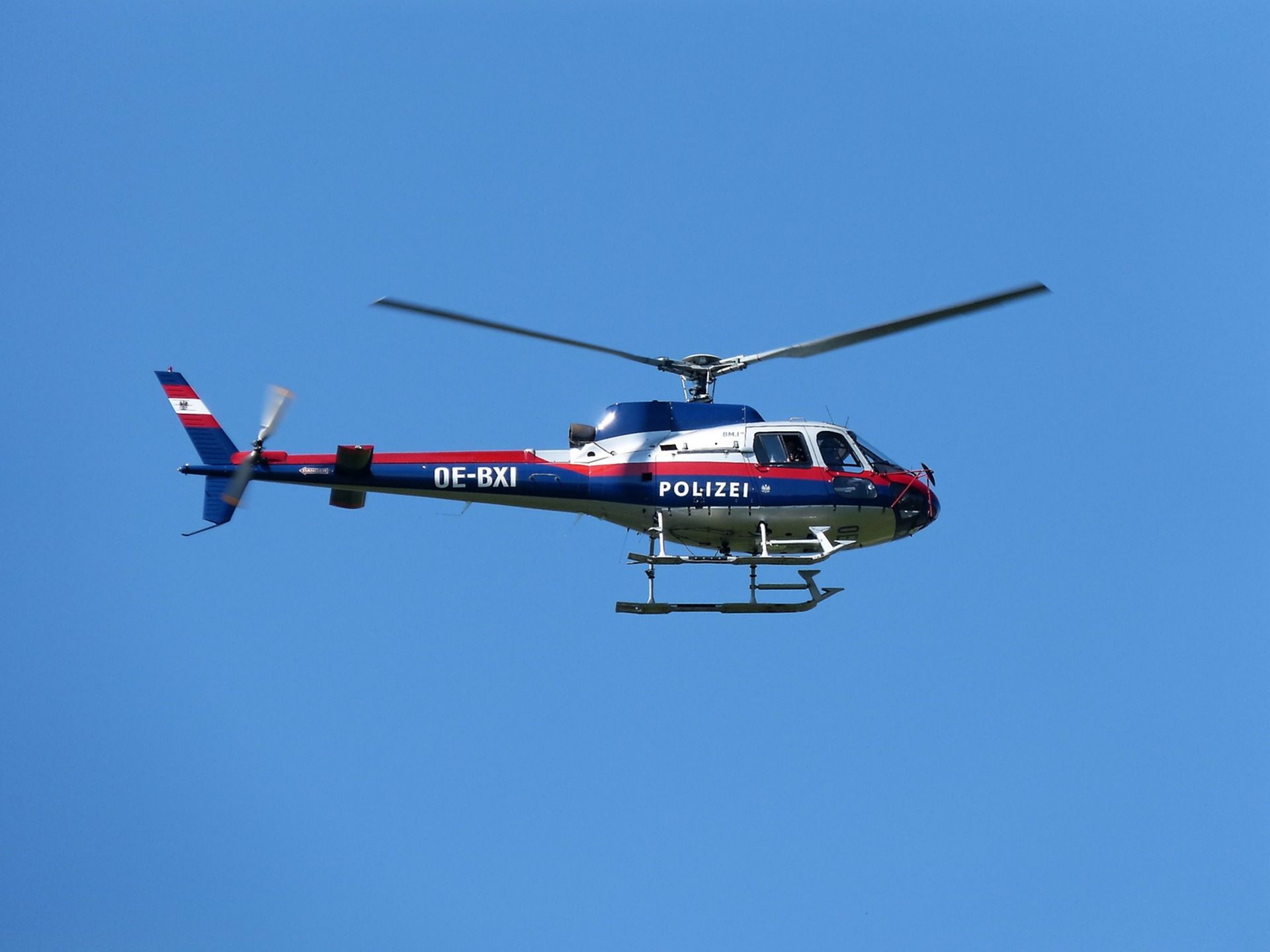 Vier Mitglieder der "Letzten Generation" sollen für den Heli-Einsatz jeweils über 1.500 Euro zahlen.