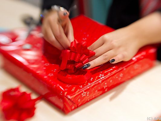 Weihnachtsgeschenke in monatlichen Raten abstottern kann teuer kommen.