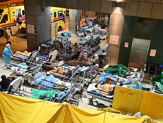 Viele Krankenhäuser in China sind völlig überfüllt Viele Krankenhäuser in China sind völlig überfüllt