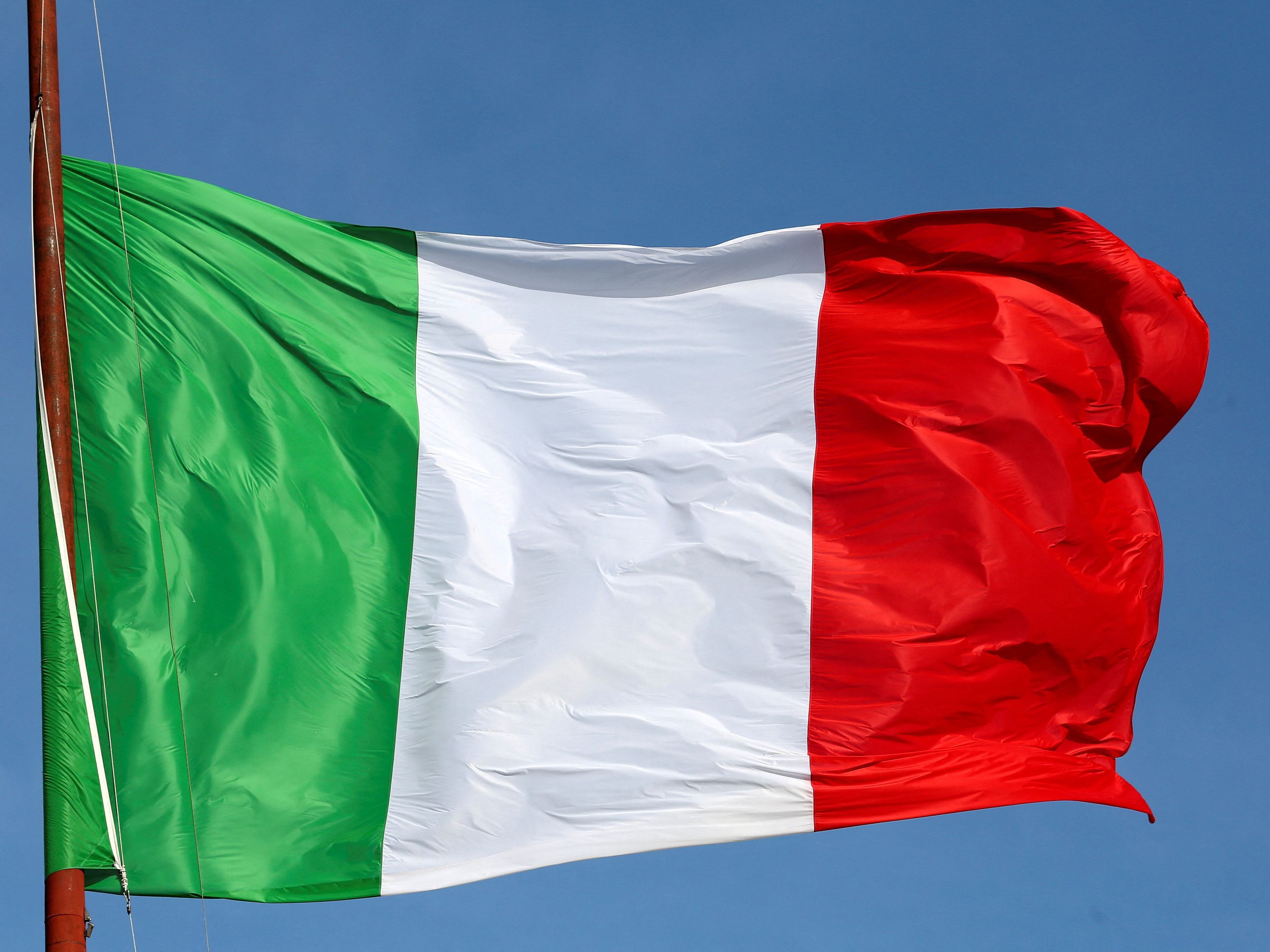 Marsischer Braunbär "Juan Carrito" drang in Küche in Italien ein.