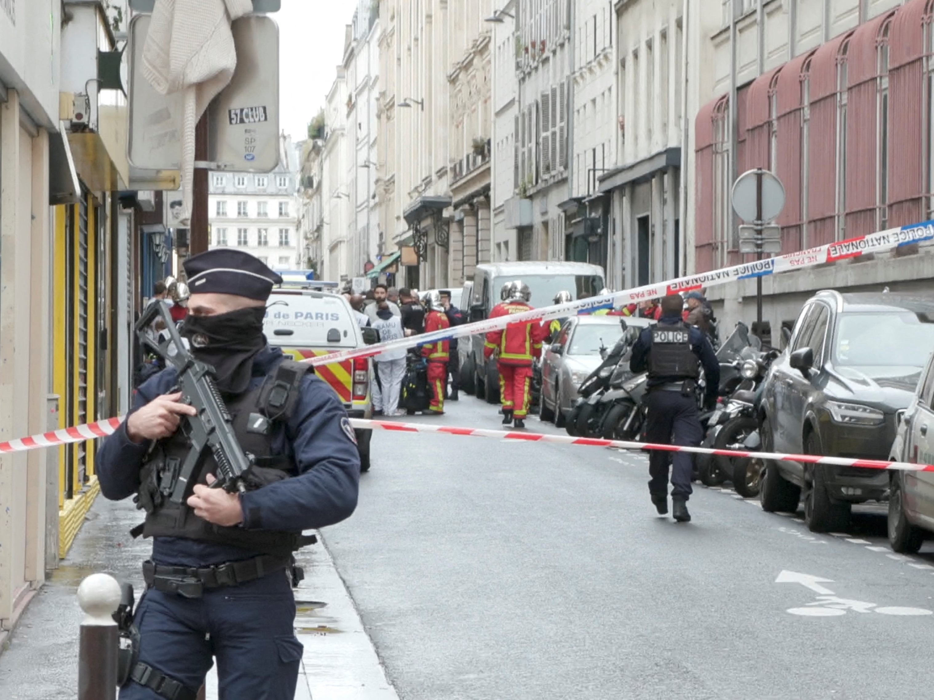 Nach den tödlichen Schüssen in Paris sind die Eltern des mumaßlichen Schützen fassungslos. Nach den tödlichen Schüssen in Paris sind die Eltern des mumaßlichen Schützen fassungslos.