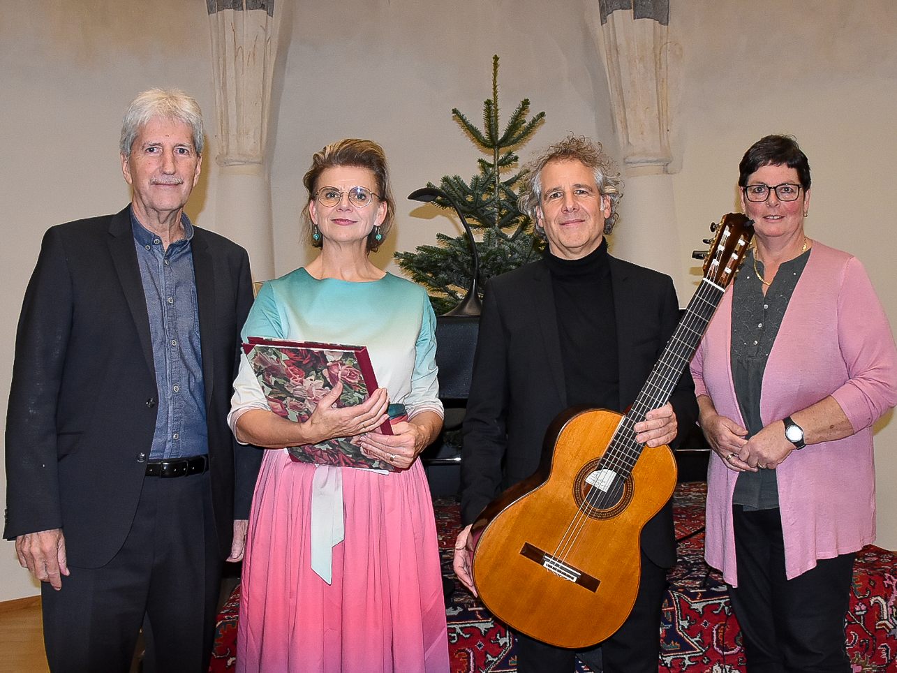 (v.l.n.r.): Manfred Obexer (Kulturausschuss Lochau, Renate Bauer, Alexander Swete und Petra Rührnschopf (Obfrau Kulturausschuss Lochau) (v.l.n.r.): Manfred Obexer (Kulturausschuss Lochau, Renate Bauer, Alexander Swete und Petra Rührnschopf (Obfrau Kulturausschuss Lochau)