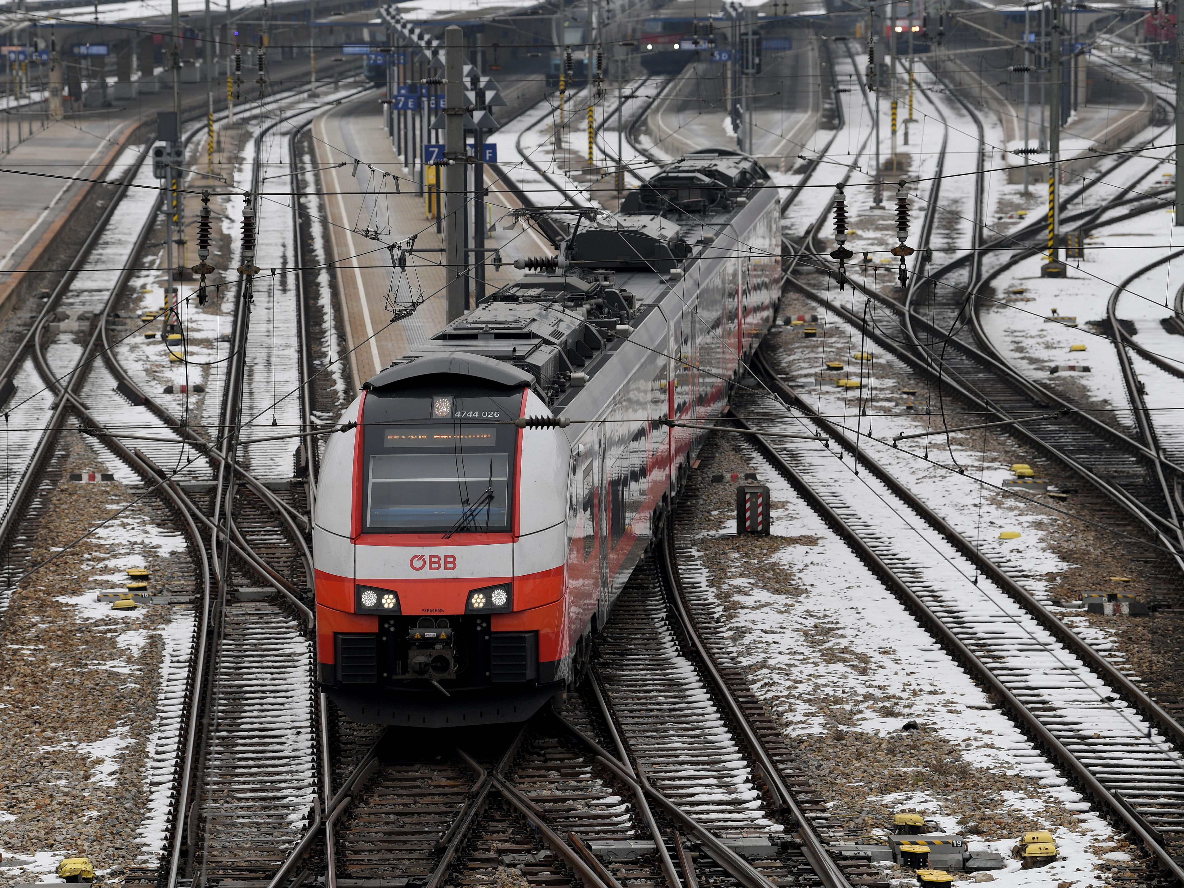 Laut der ÖBB ist der Reiseverkehr zur Weihnachten planmäßig angelaufen.