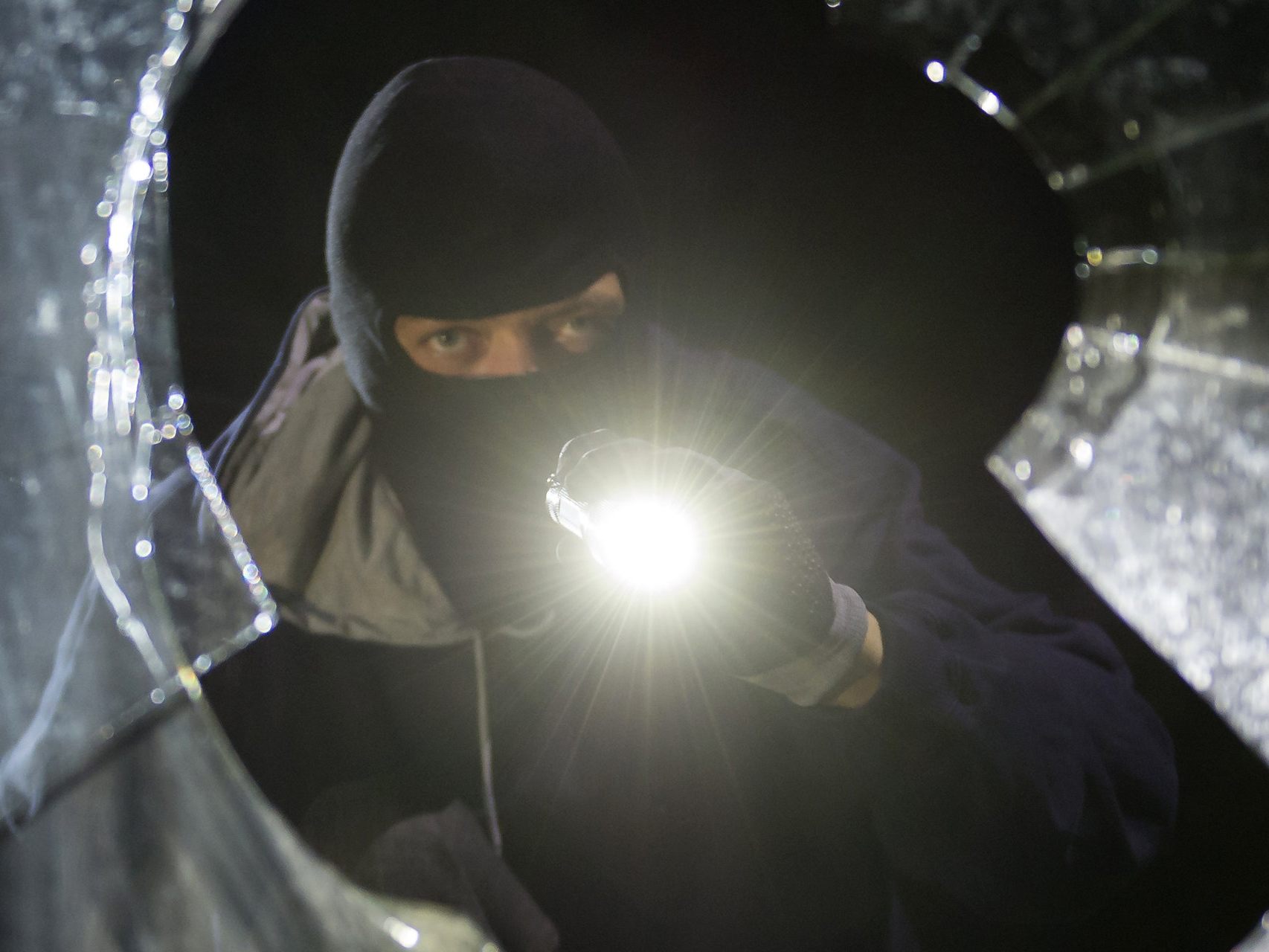 Zwei 19-Jährige sollen Postkästen aufgebrochen haben. Zwei 19-Jährige sollen Postkästen aufgebrochen haben.